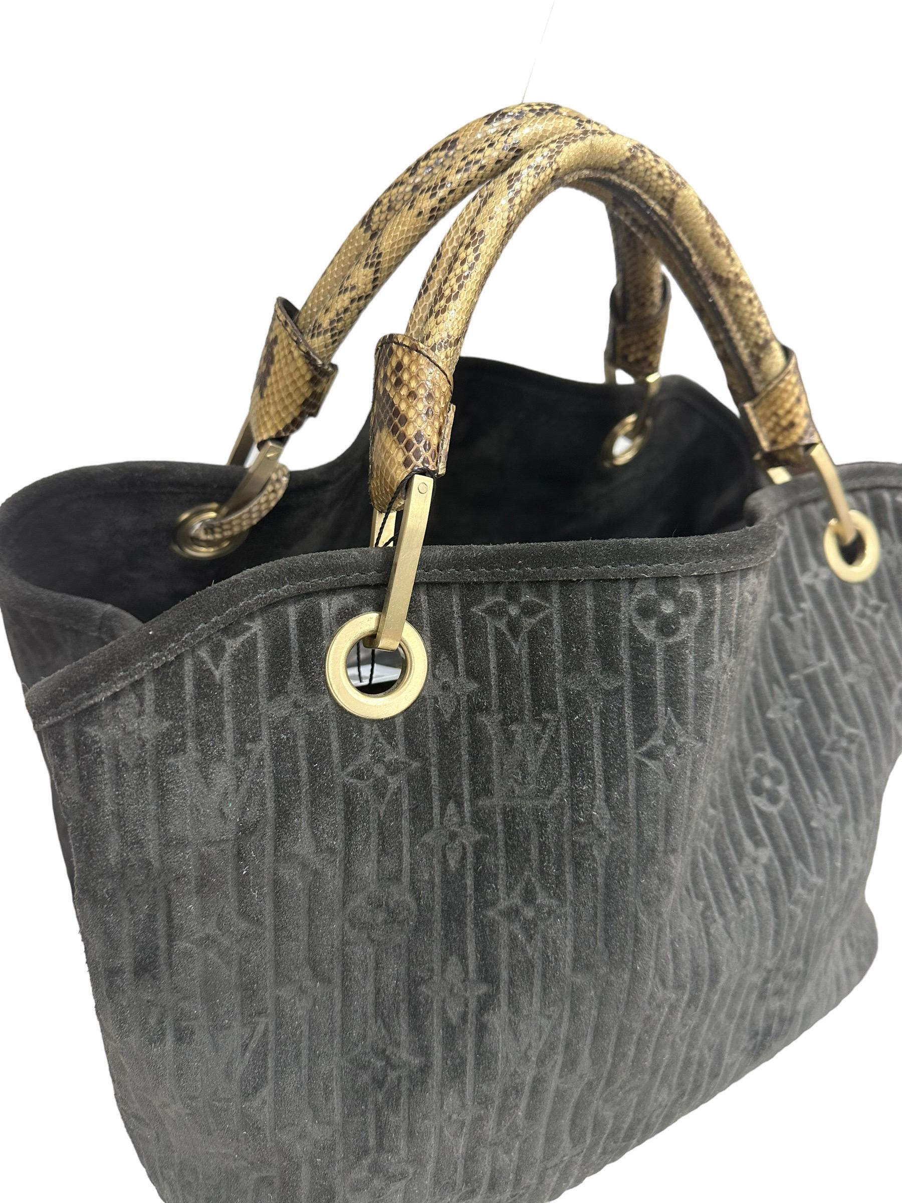 2008 Lousi Vuitton Whisper Black Suede Top Handle Bag Limited Edition For Sale 7