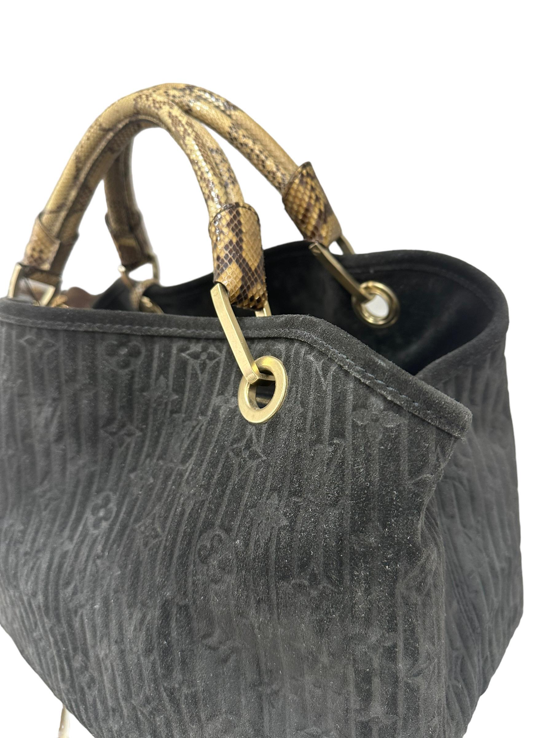 2008 Lousi Vuitton Whisper Black Suede Top Handle Bag Limited Edition For Sale 8