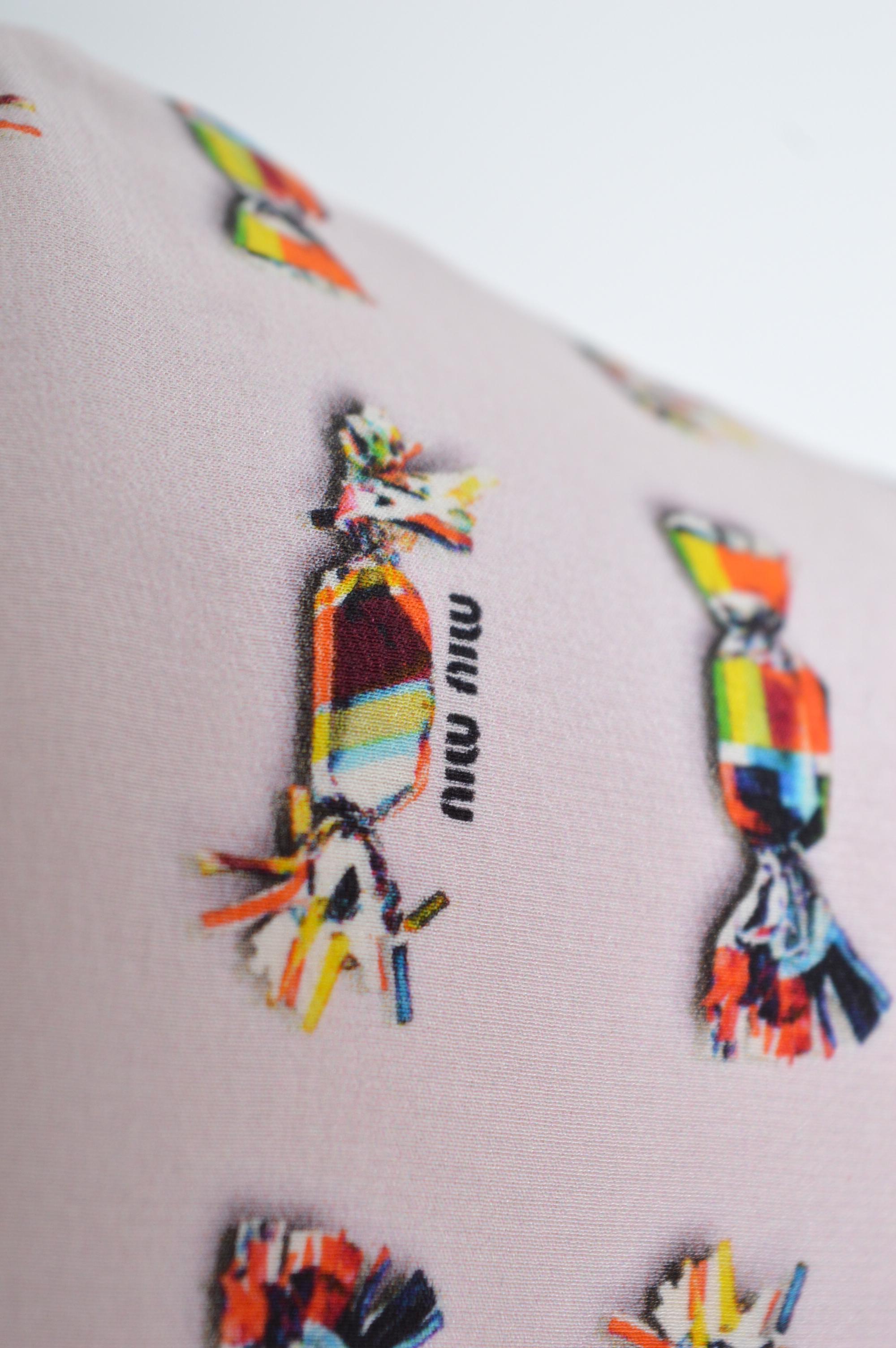 MIUMIU Robe droite vintage rose pastel imprimé bonbons et bonbons, 2008 en vente 9