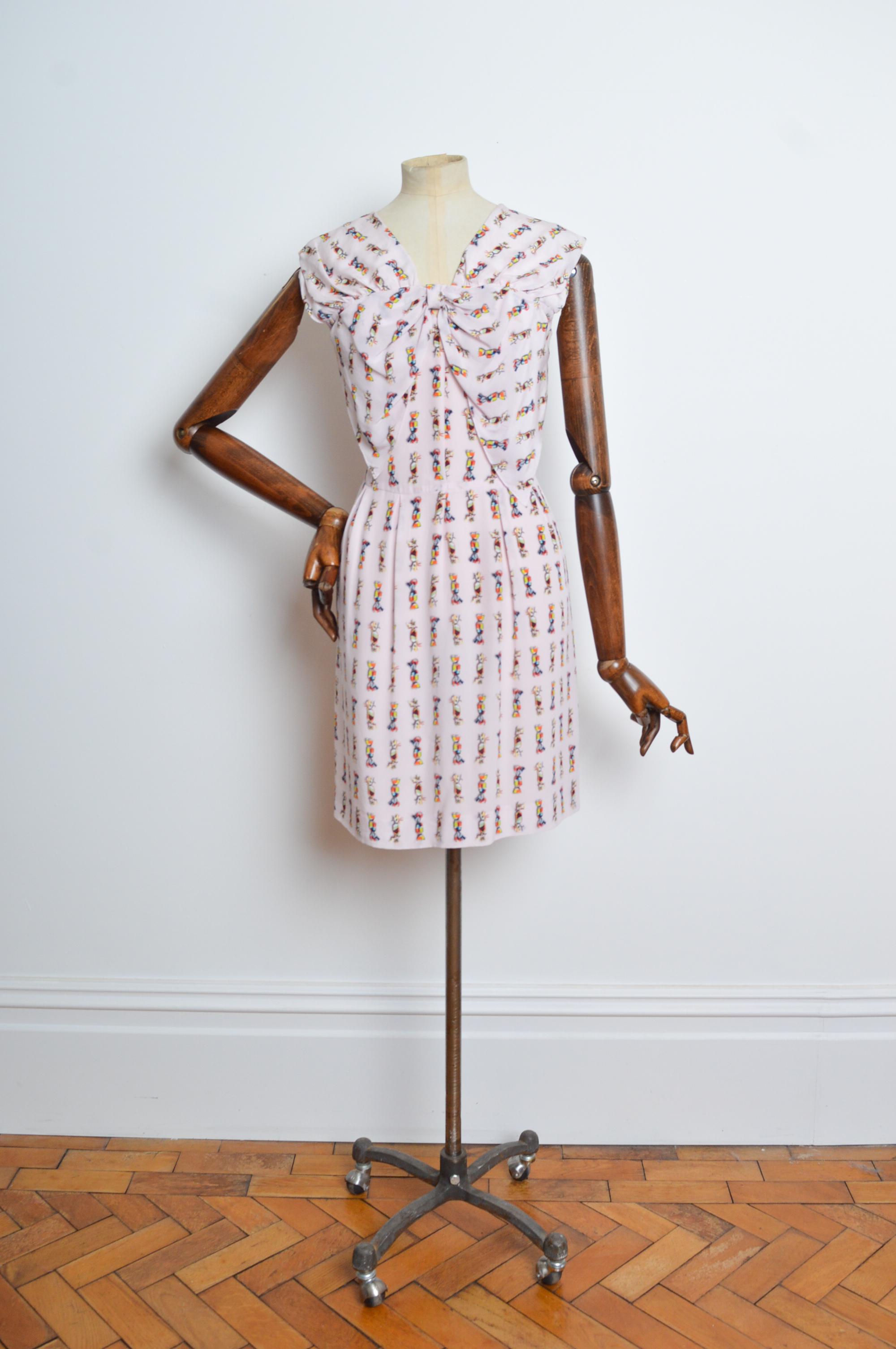 MIUMIU Robe droite vintage rose pastel imprimé bonbons et bonbons, 2008 en vente 1