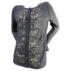 Cardigan en cachemire gris Oscar de La Renta 2008 avec perles métalliques inspirées du kilimt