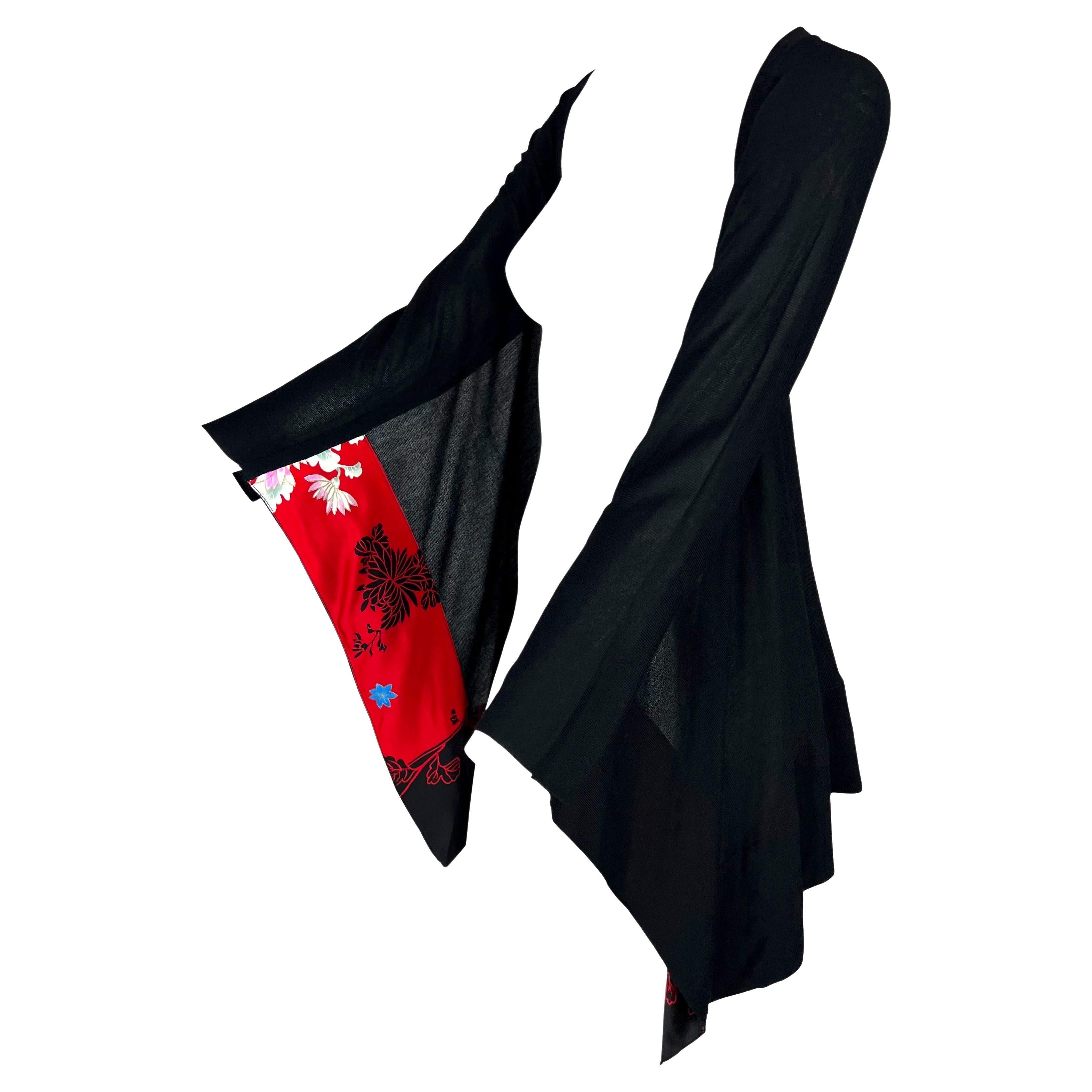 2008 Roberto Cavalli Schwarzer Kimono-Umhang aus Stretch-Strick mit rotem Chinoiserie-Besatz im Angebot 1