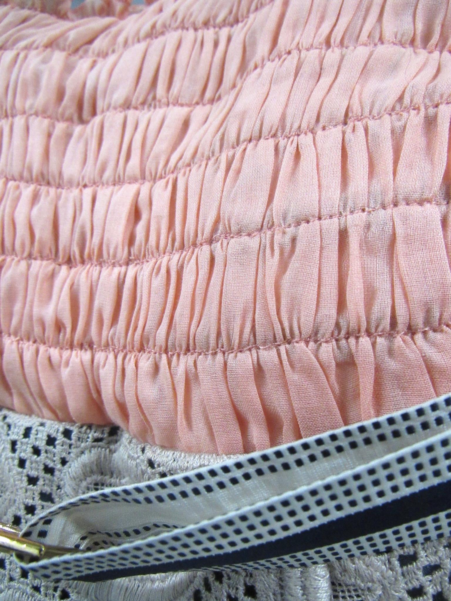 De las mujeres 2008 Undercover Vestido plisado sin tirantes con detalle de colmillo en venta