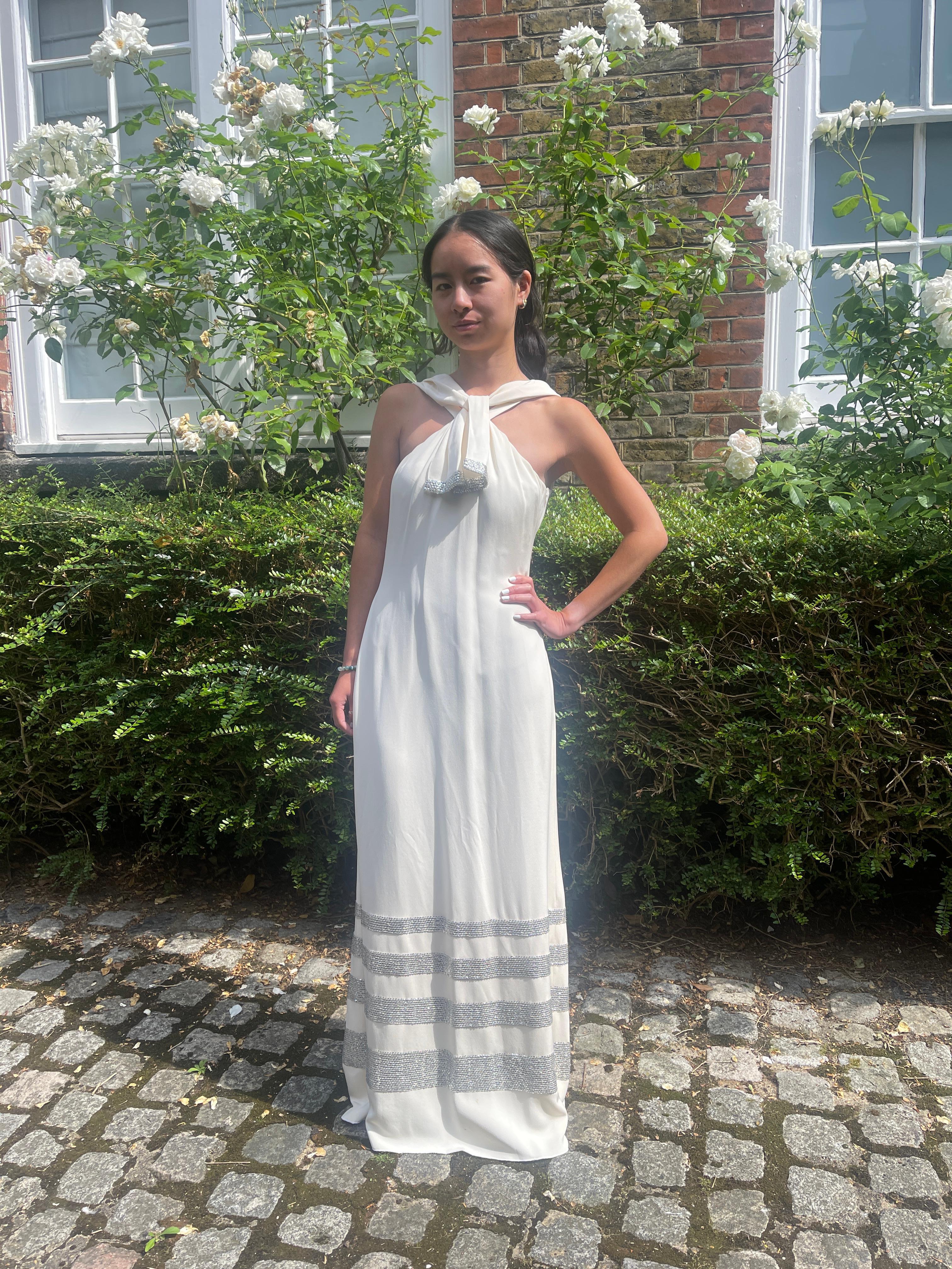 2008 Pasarela Valentino Vestido Columna Crema con Lentejuelas Plateadas en venta 3