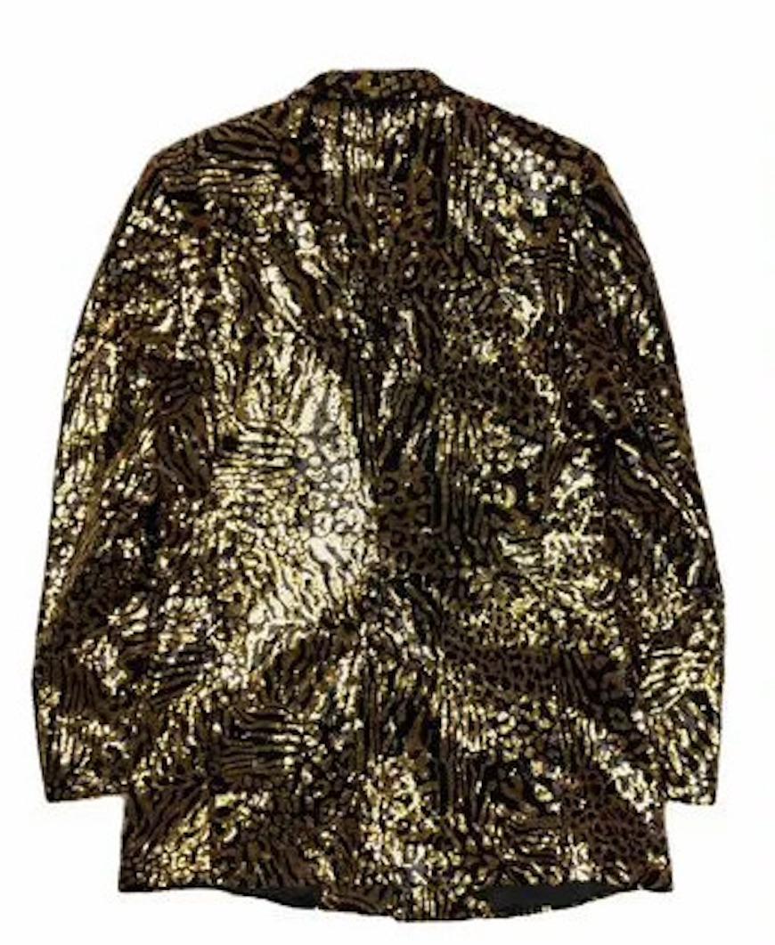 2008 Alexander McQueen Rare Collectible Jacket for Men
Embroidered with sequins
Tiger print
Shoulders 45cm
Armpit to armpit  54cm
Sleeve 66cm
Length 78.5cm
Size: IT - 50
Made in Italy
Excellent condition
