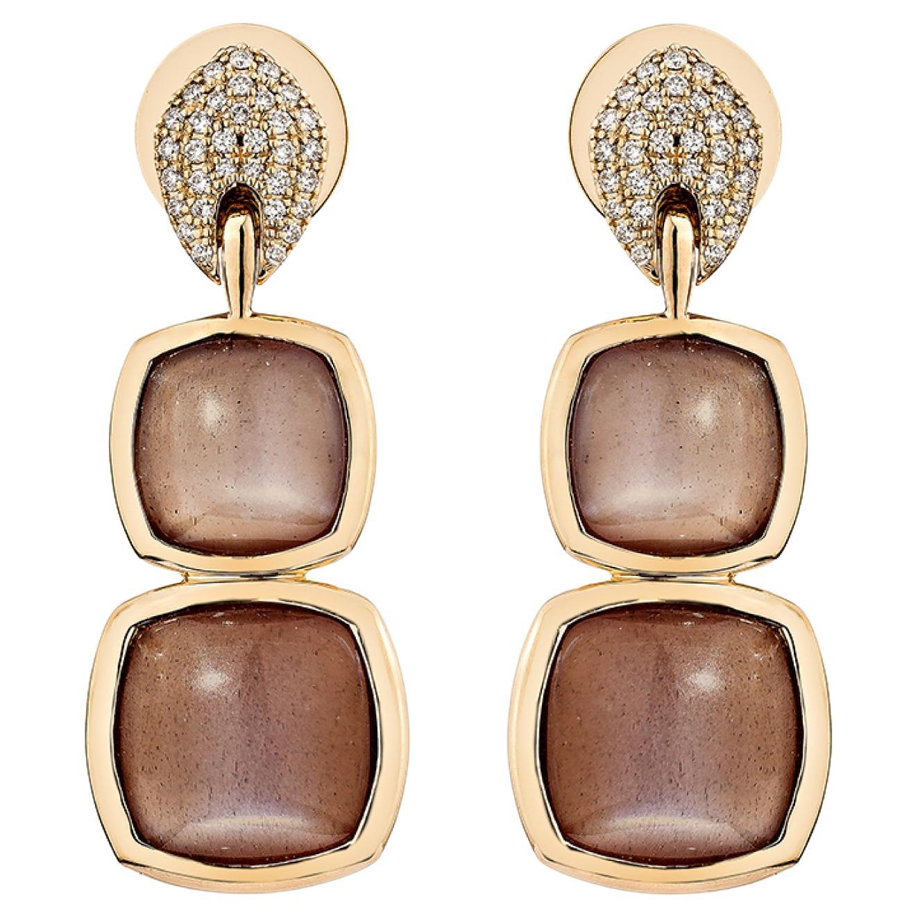 Boucles d'oreilles pendantes en or 18 carats avec pierre de lune chocolat de 20,086 carats et diamant blanc.