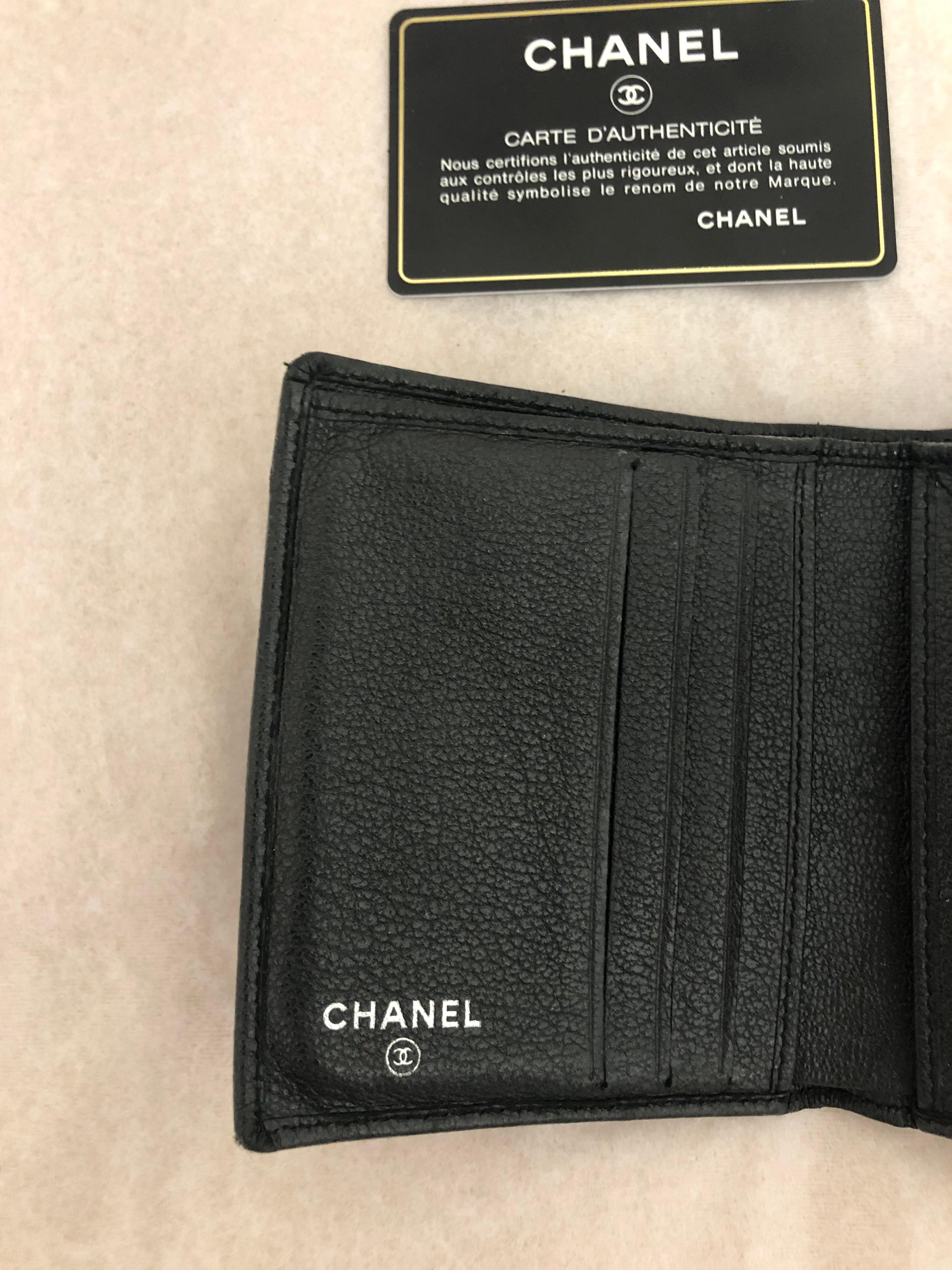 2009/10 Chanel Black Camellia Wallet w/Entrupy Certification and Chanel Card In Good Condition In Port Hope, ON