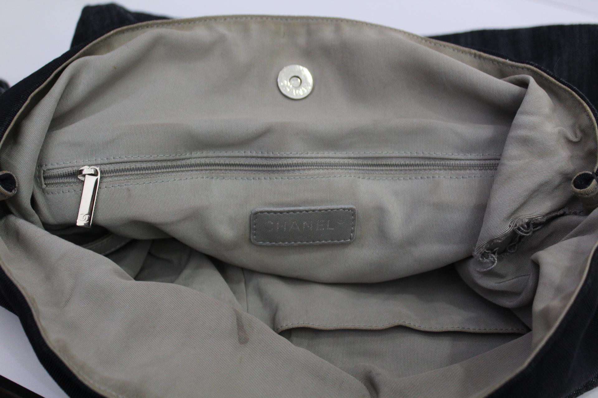 2009 2010 Chanel Blu Denim Shoulder Bag 1