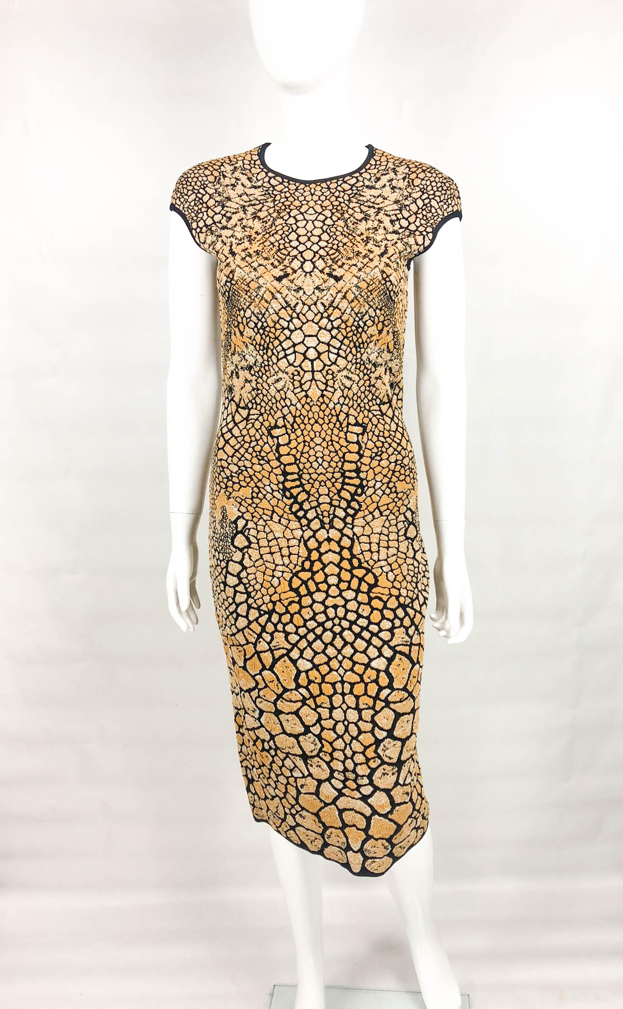 2009 Alexander McQueen Stretch Knit Golden and Black Dress In Excellent Condition For Sale In London, Chelsea