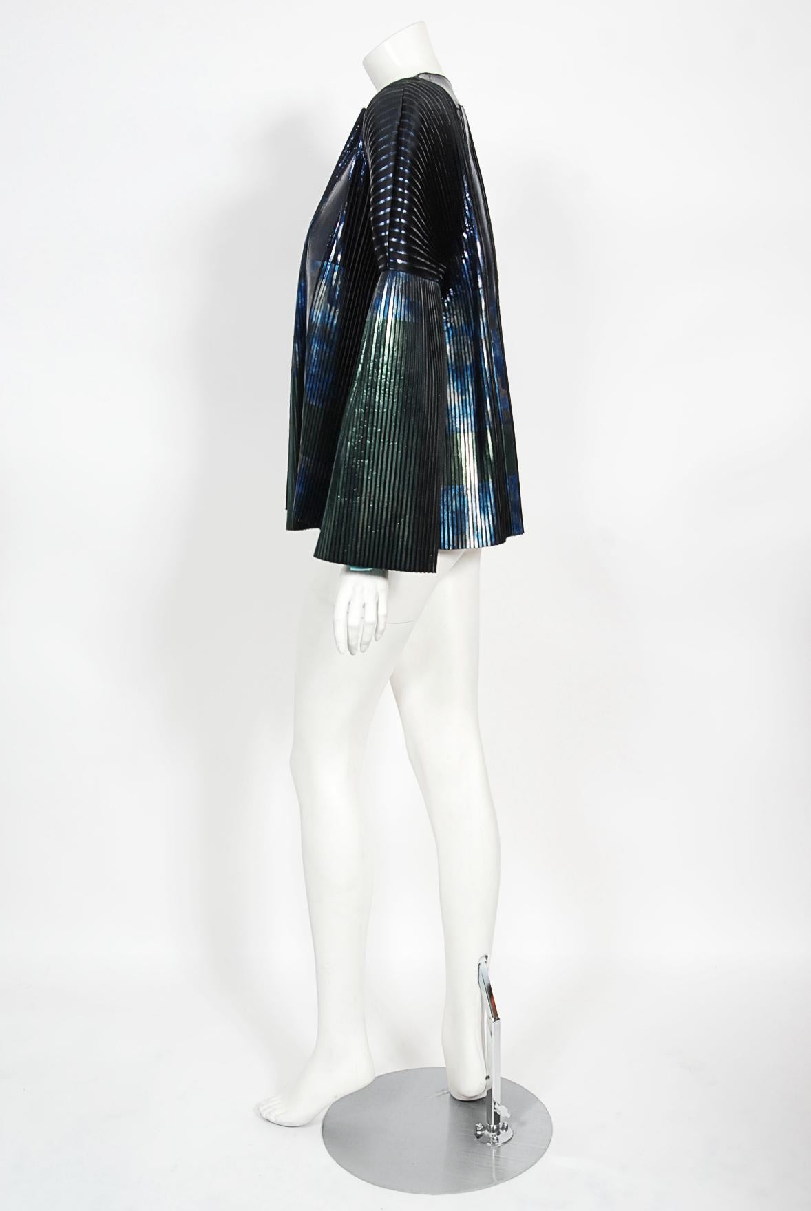 2009 Balenciaga Runway Iridescent Pleated Blue Silk Bell-Sleeve Jacket w/ Tags 7
