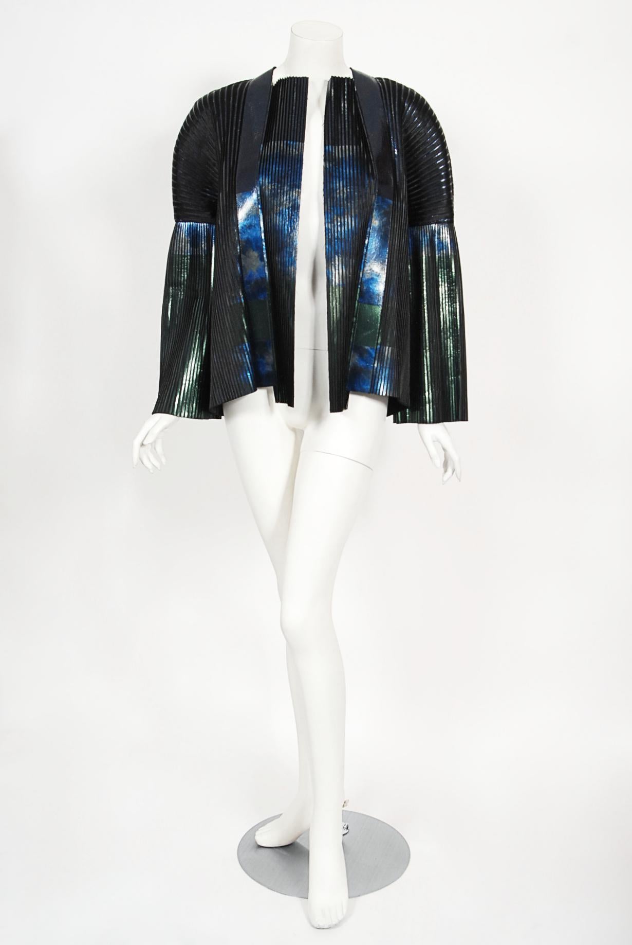 2009 Balenciaga Runway Iridescent Pleated Blue Silk Bell-Sleeve Jacket w/ Tags In Excellent Condition In Beverly Hills, CA