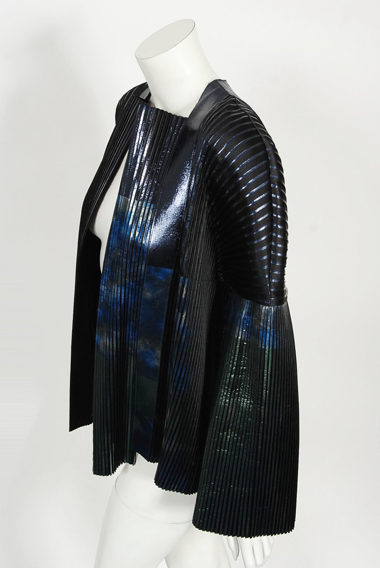 2009 Balenciaga Runway Iridescent Pleated Blue Silk Bell-Sleeve Jacket w/ Tags 4