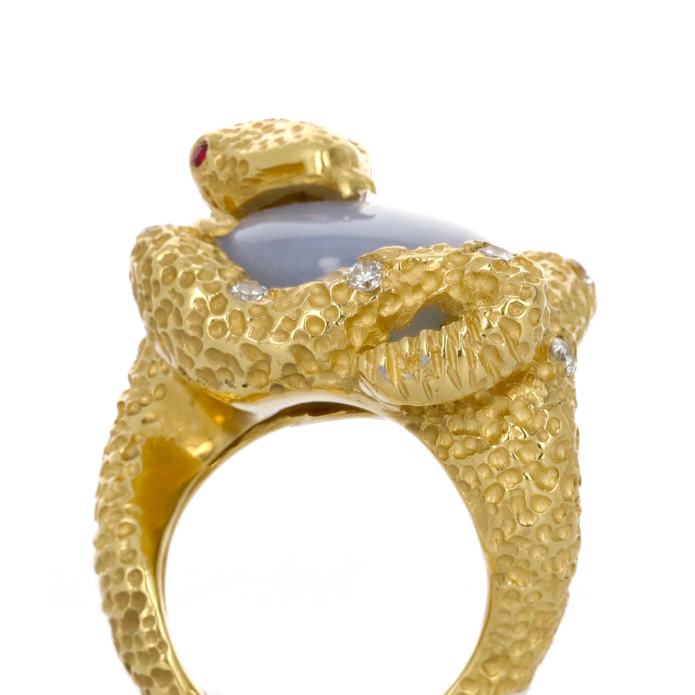 Contemporary 20.90 Carat  Star Sapphire Snake Ring