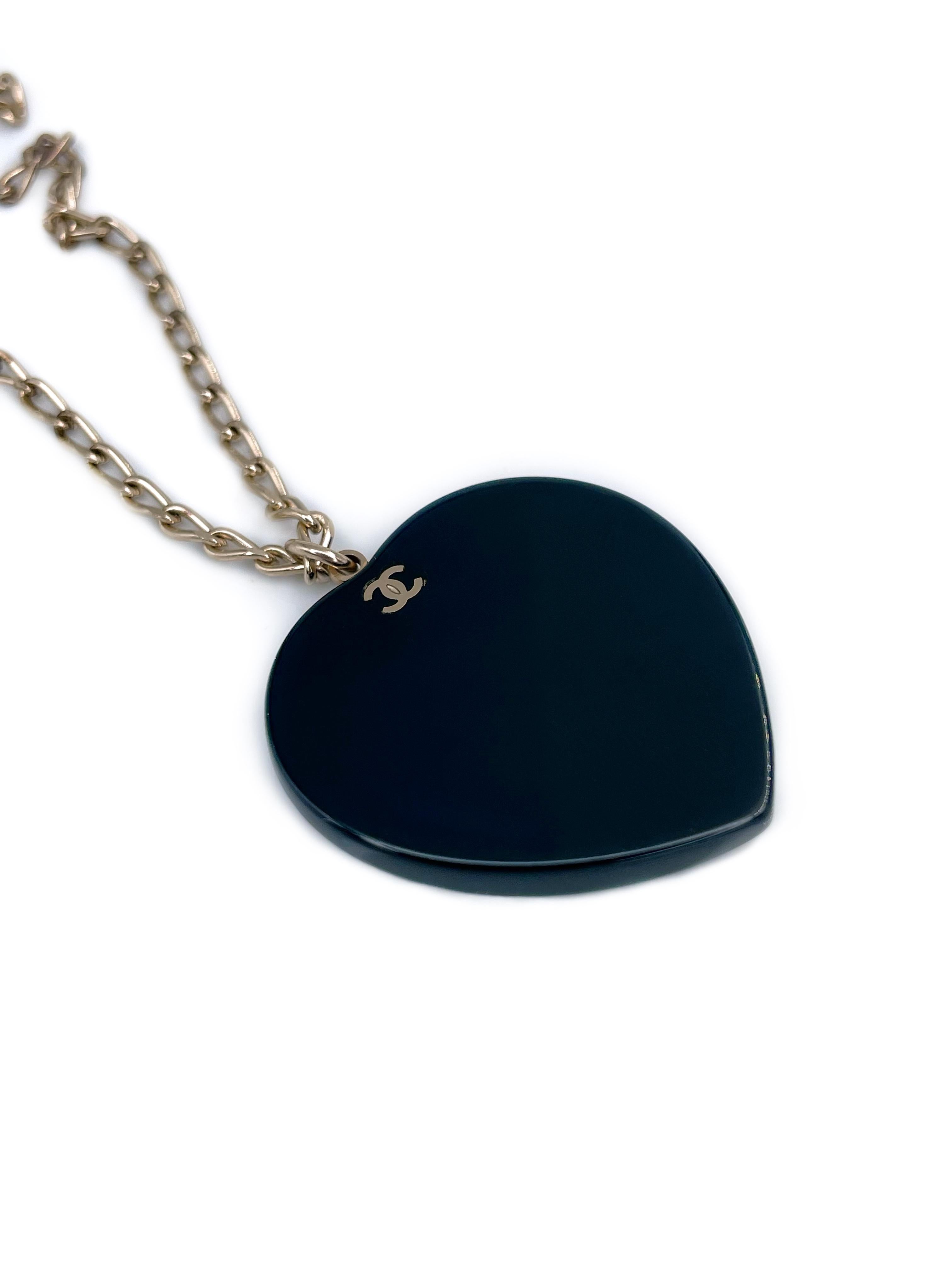 Round Cut 2009 Chanel Black Resin Clear Crystal CC Logo Heart Pendant Chain Necklace For Sale