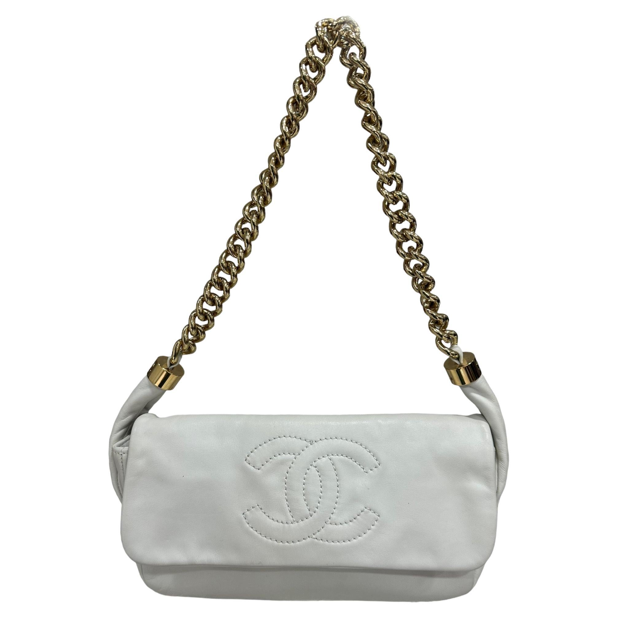 CHANEL Caviar Quilted Chain Top Handle With Chain White 1314070