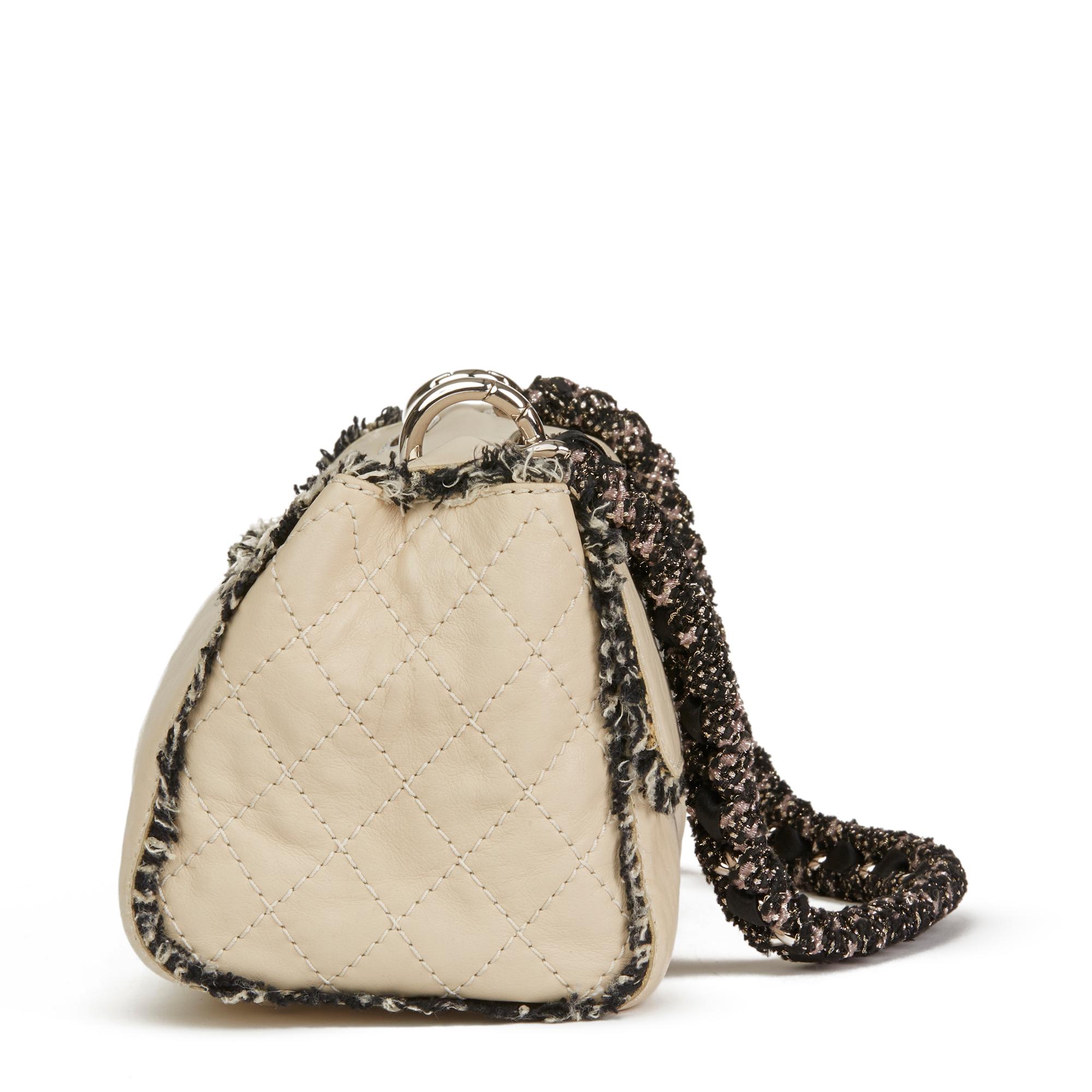2009 Chanel Ivory Lambskin Leather & Black Tweed Classic Shoulder Bag (Weiß)