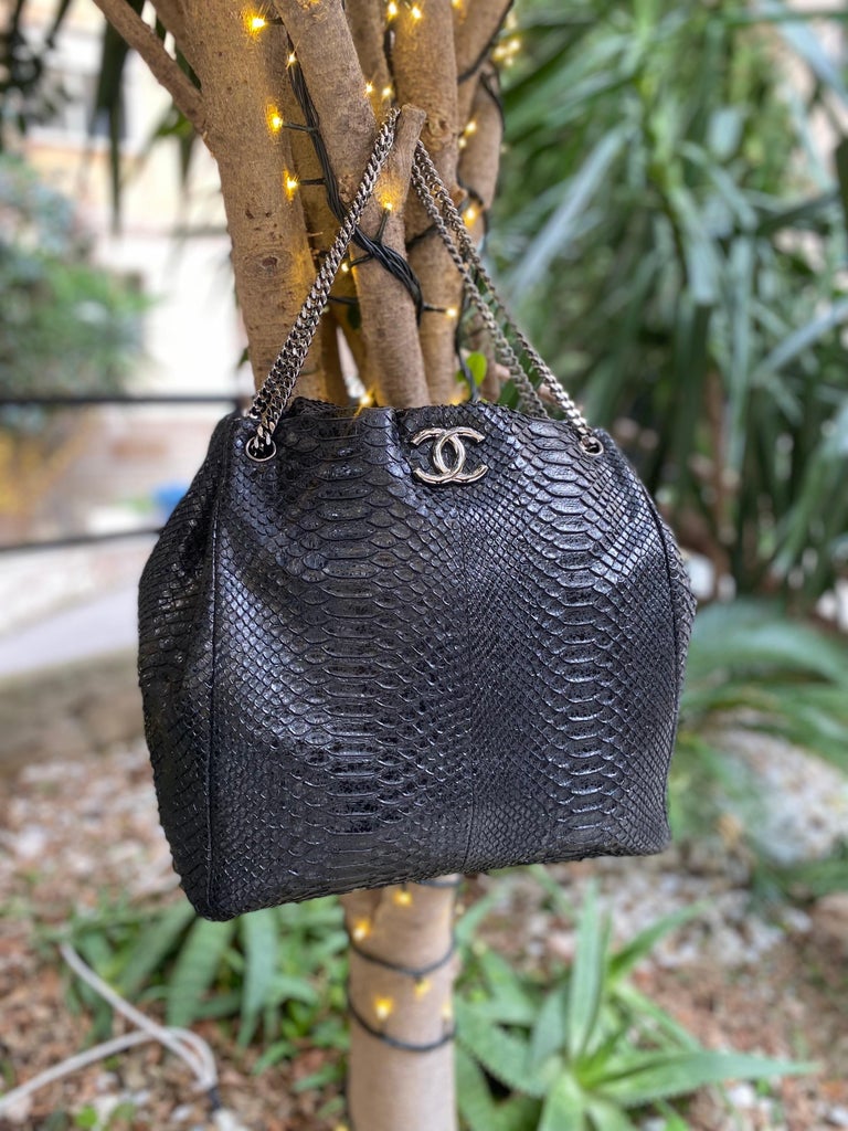 2009 Chanel Tote Black Piton Hobo Bag