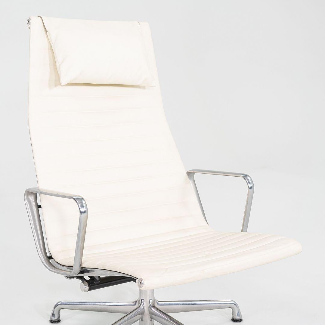 2009 Herman Miller Eames Aluminum Group Lounge Chair in elfenbeinfarbenem Leder im Angebot 4