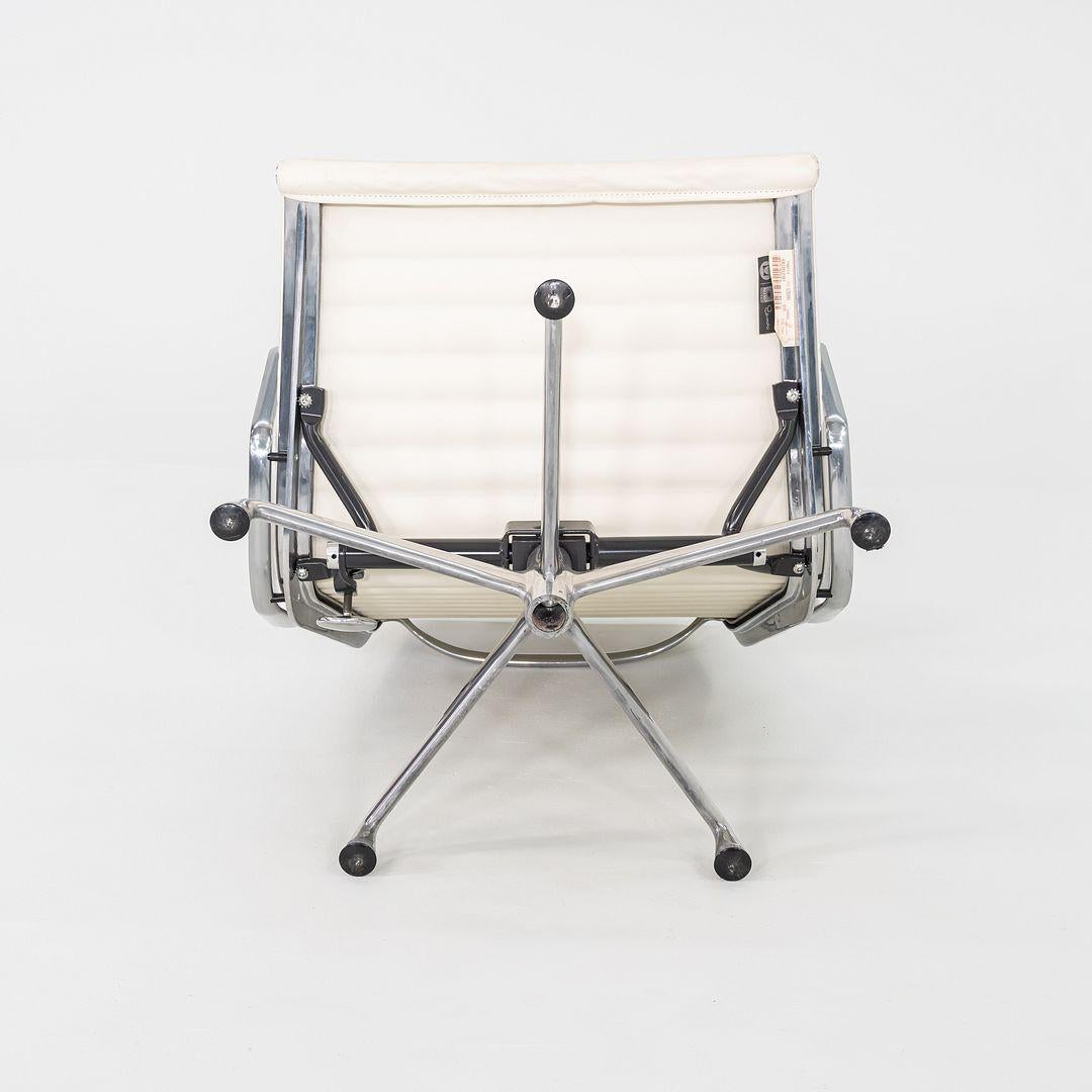 2009 Herman Miller Eames Aluminum Group Lounge Chair in elfenbeinfarbenem Leder im Angebot 5