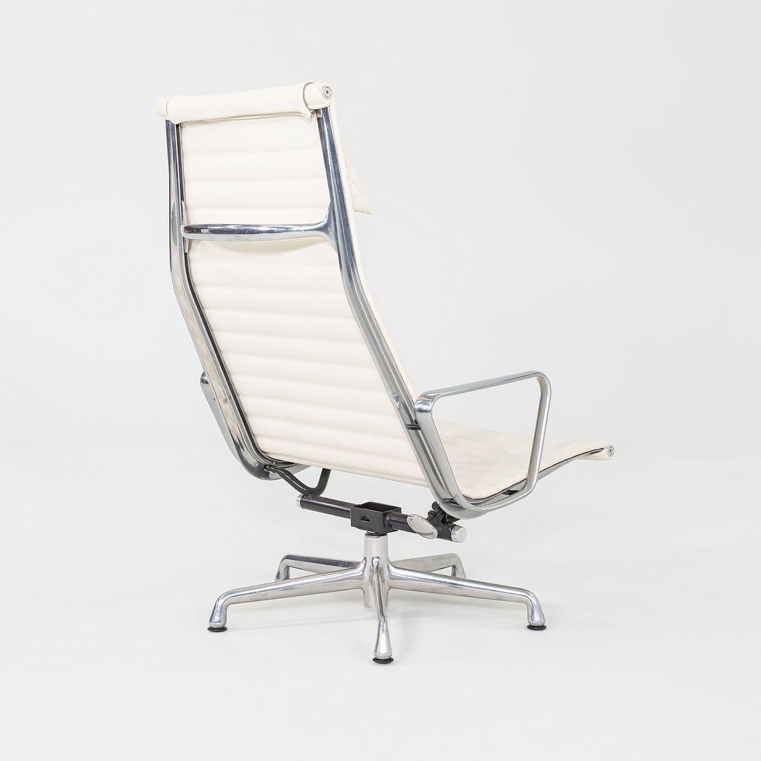2009 Herman Miller Eames Aluminum Group Lounge Chair in elfenbeinfarbenem Leder im Angebot 1