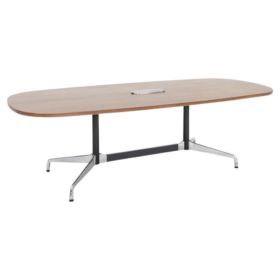 2009 Herman Miller Eames Konferenztisch in Segment aus Nussbaumholz, 8 Ft.