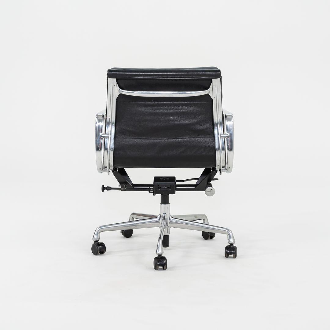 2009 Herman Miller Eames Soft Pad Management Desk Chair Pelle nera 1x Disponibile In condizioni ottime a Philadelphia, PA