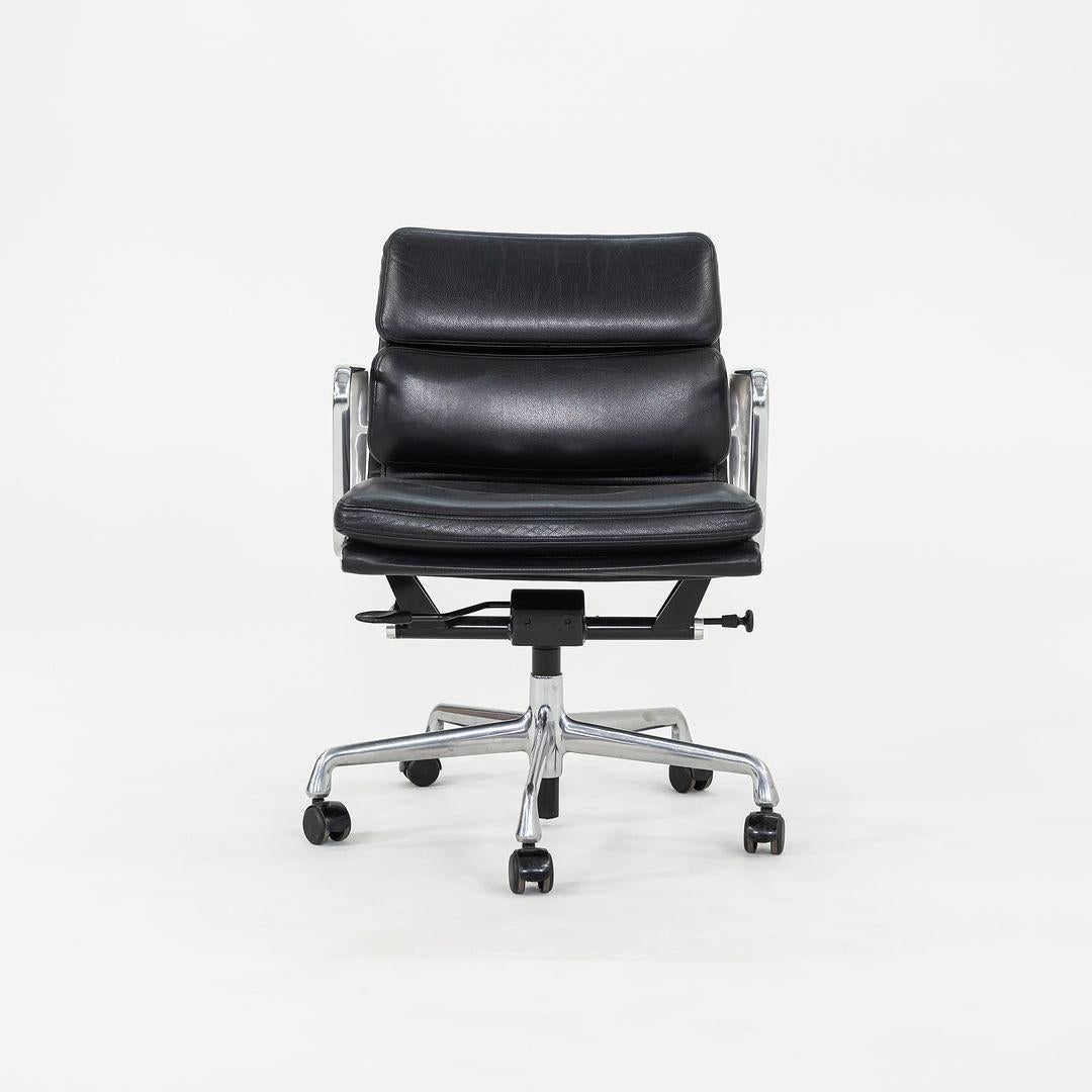 XXI secolo e contemporaneo 2009 Herman Miller Eames Soft Pad Management Desk Chair Pelle nera 1x Disponibile
