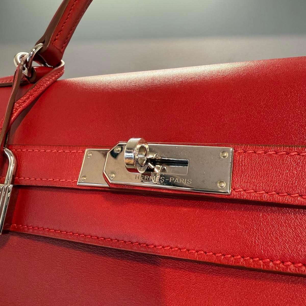 Women's 2009 Hermès Retourne Kelly 35 Clemence Red PHW For Sale