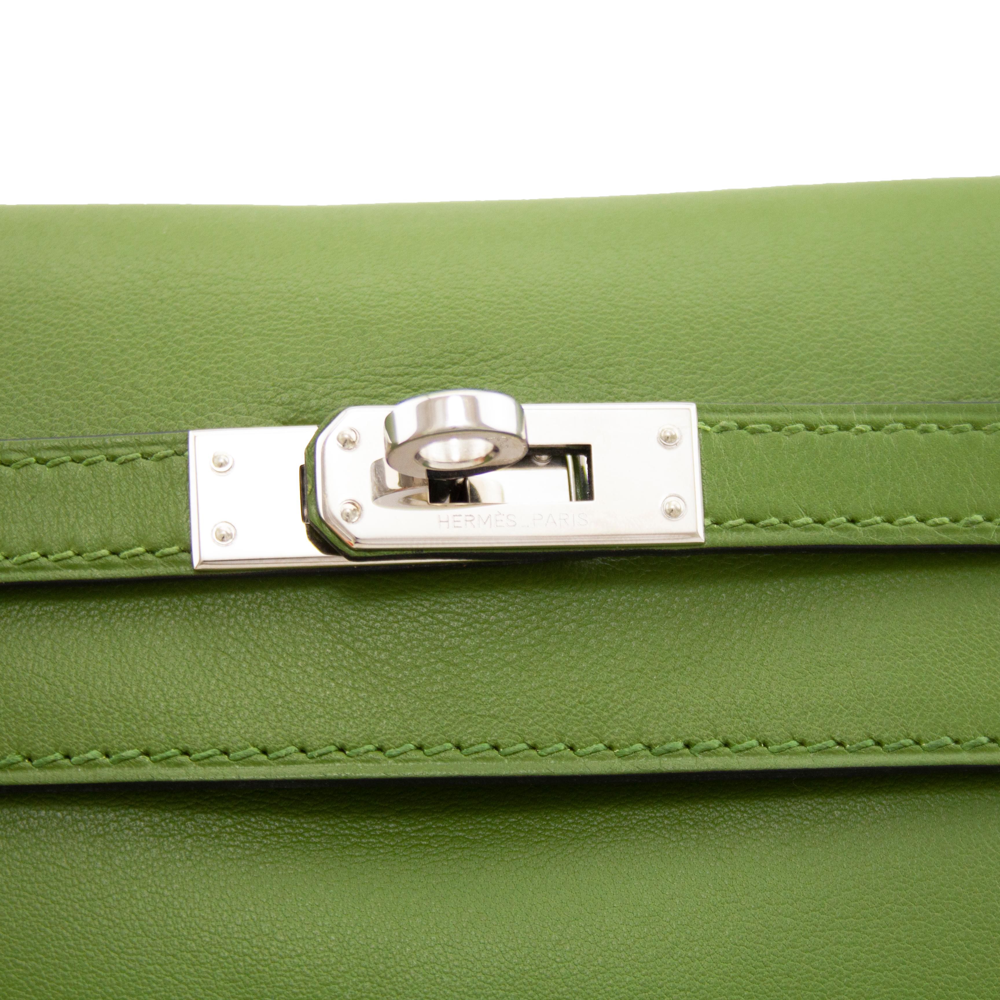 2009 Hermès Vert Pelouse Swift Leather Kelly Danse  In Good Condition In Toronto, Ontario