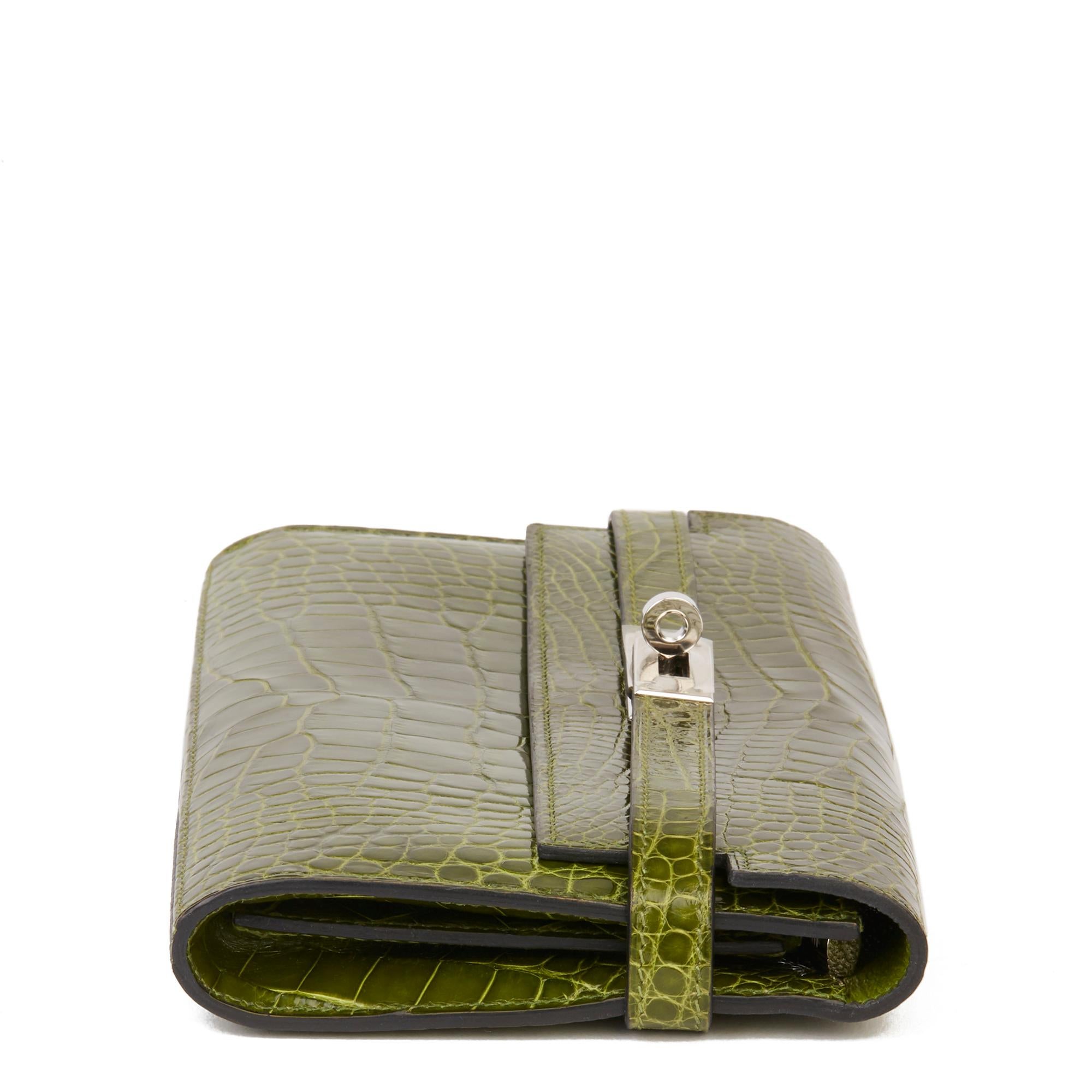 2009 Hermès Vert Perlouse Shiny Alligator Leather Kelly Long Wallet In Excellent Condition In Bishop's Stortford, Hertfordshire