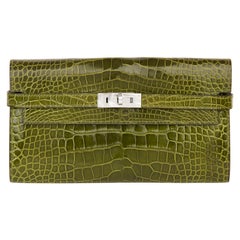 2009 Hermès Vert Perlouse Shiny Alligator Leather Kelly Long Wallet