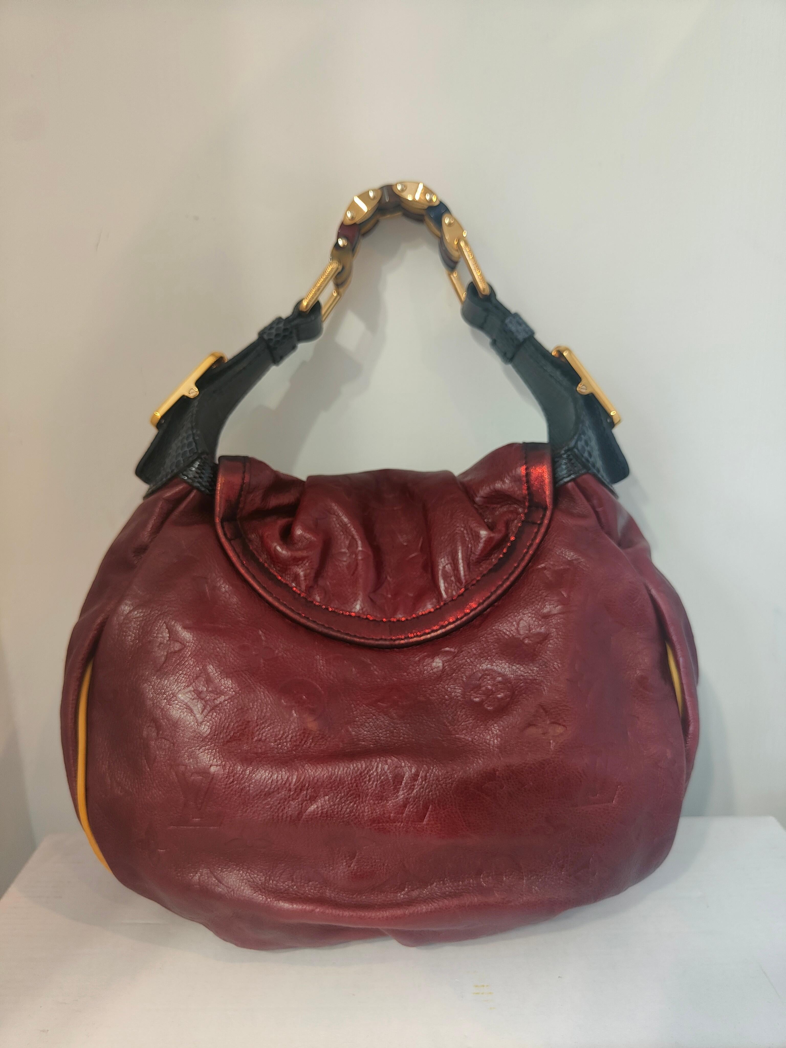 2009 Louis Vuitton Kalahari shoulder bag 
