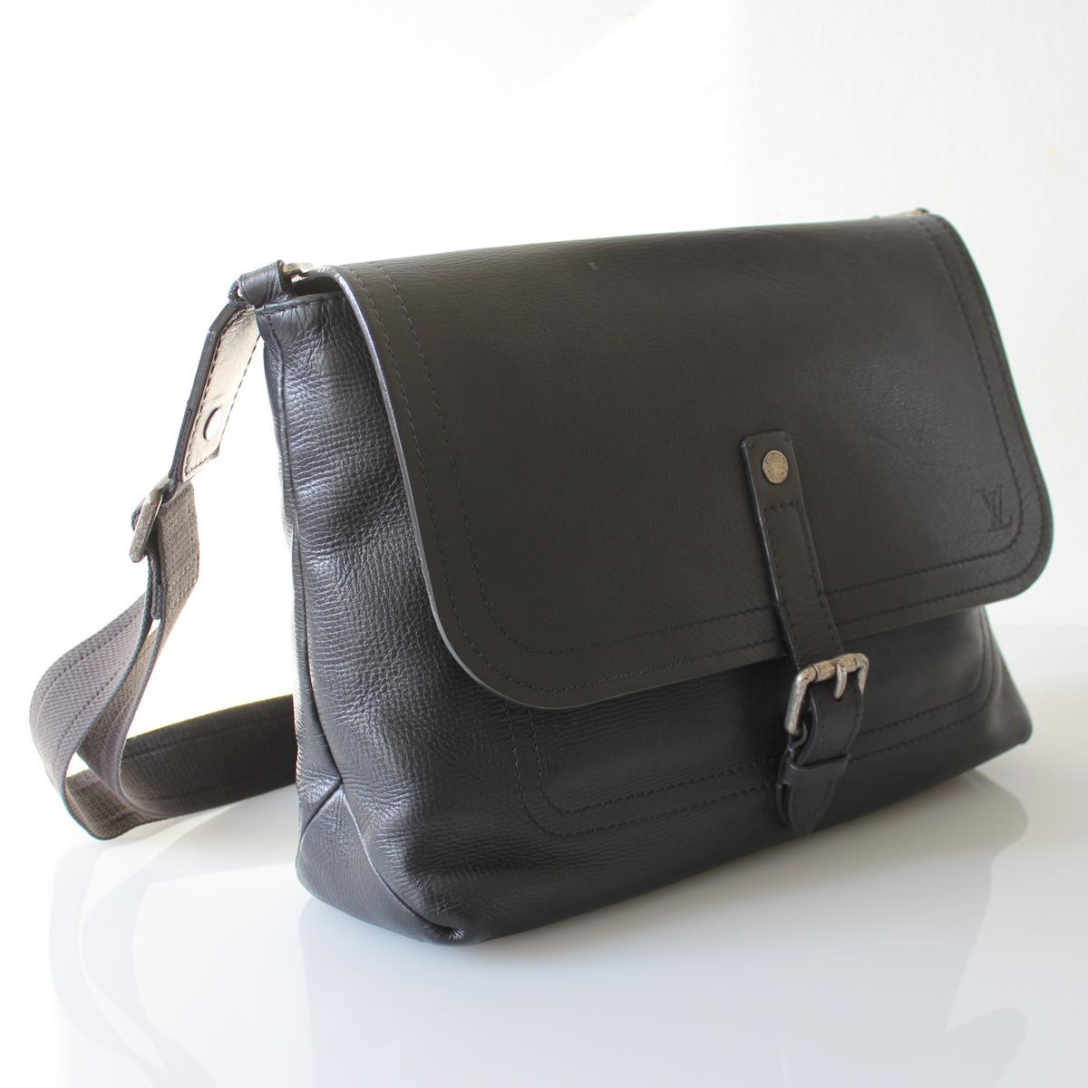 Black 2009 Louis Vuitton Messenger Bag