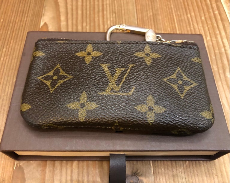Louis Vuitton Coin Pouch And Clasp Wallet for Sale in San Diego, CA -  OfferUp