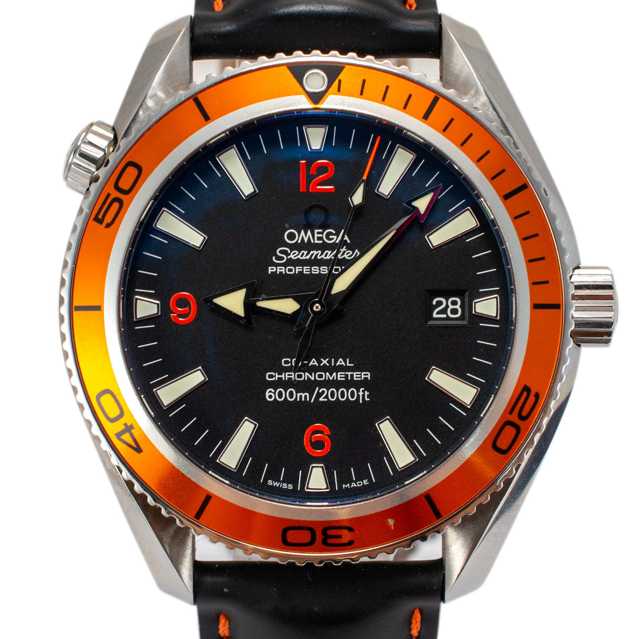 Marke: Omega

Geschlecht: Männer

Metalltyp: Rostfreier Stahl

Durchmesser: 42,00 mm

Gewicht: 107,66 Gramm

Eine OMEGA Herrenuhr aus rostfreiem Stahl, Schweizer Herstellung, mit Originalbox und Papieren. Das Metall wurde getestet und als rostfreier