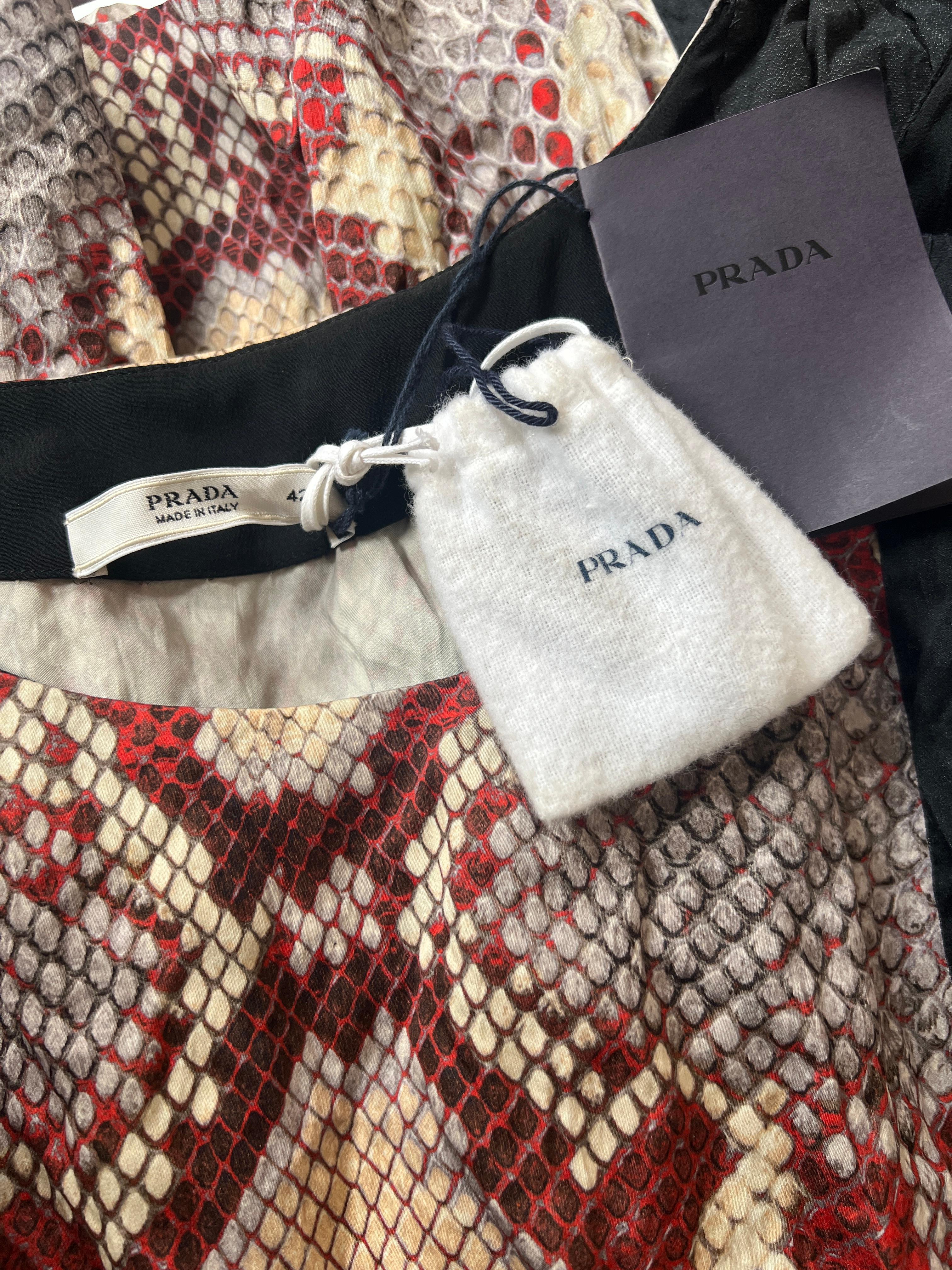  Robe de défilé Prada documentée à imprimé serpent 2009 Pour femmes 