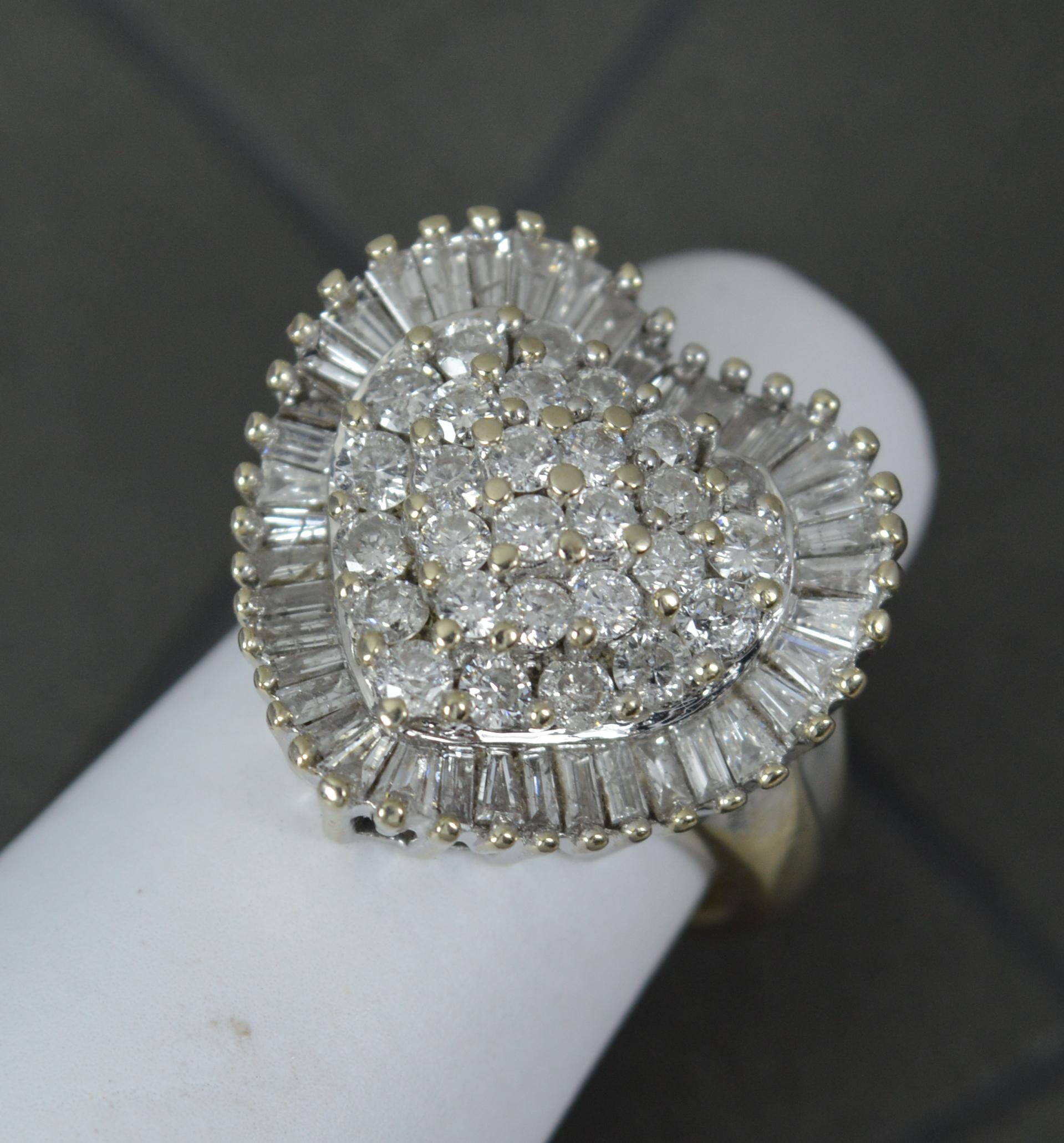 2,00ct Diamant und 18ct Weißgold Herzförmiger Diamant-Cluster-Ring im Angebot 6