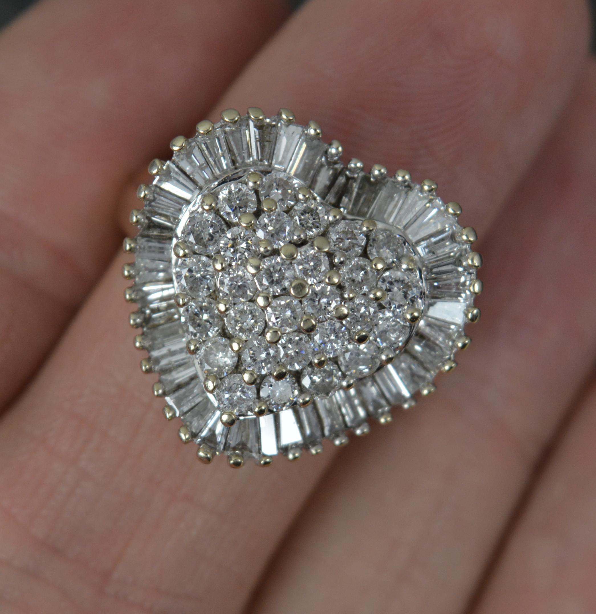 2,00ct Diamant und 18ct Weißgold Herzförmiger Diamant-Cluster-Ring Damen im Angebot