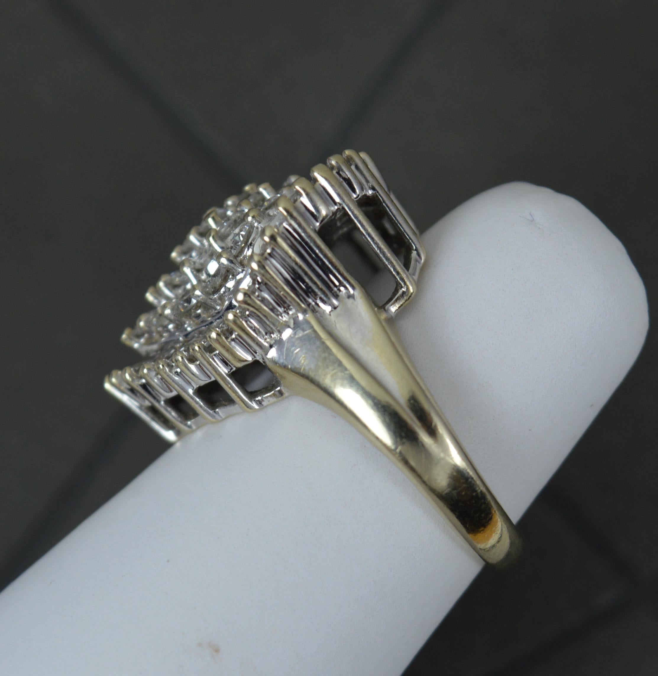 2,00ct Diamant und 18ct Weißgold Herzförmiger Diamant-Cluster-Ring im Angebot 3