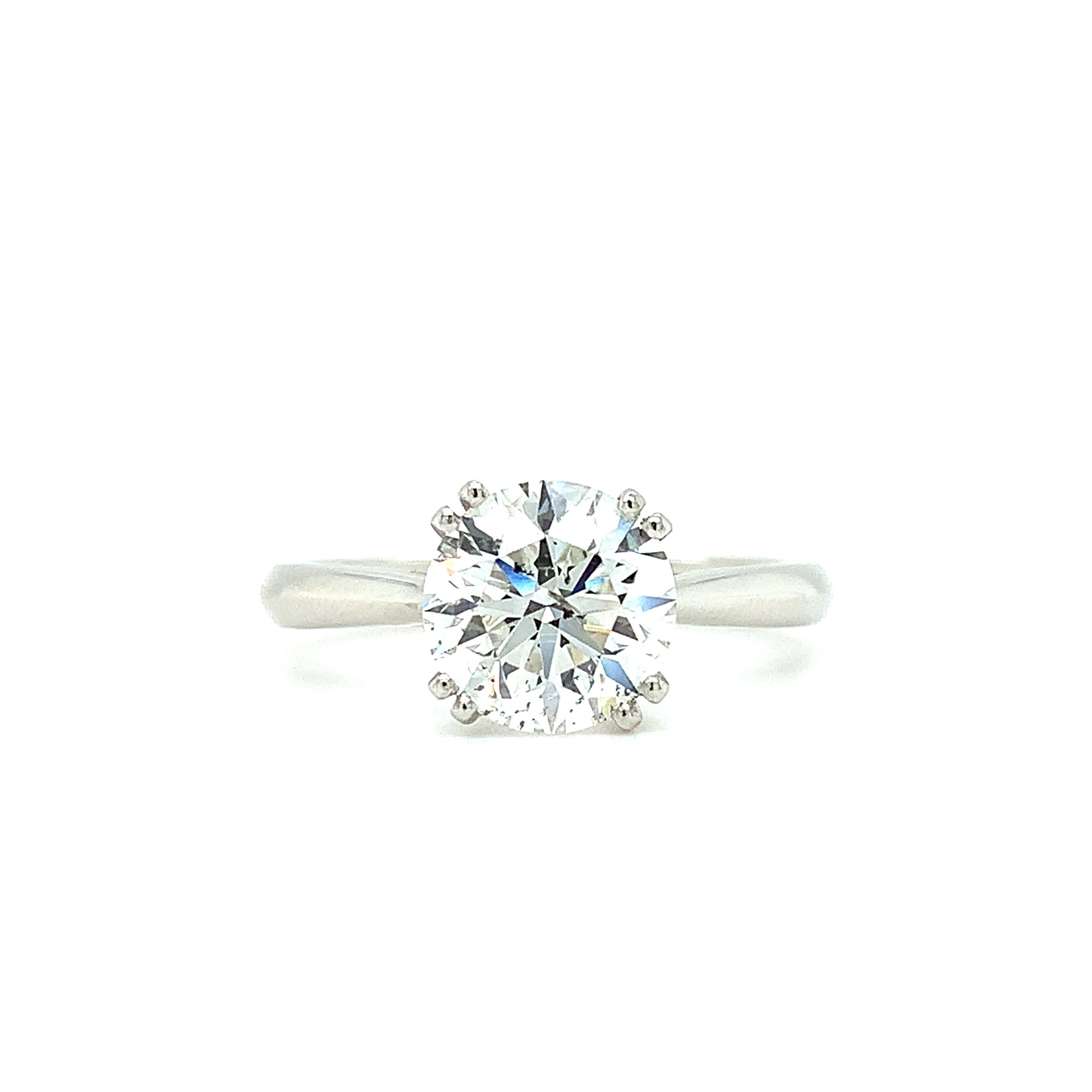 Round Cut 2.00ct Diamond certified solitaire engagement ring 18k white gold For Sale