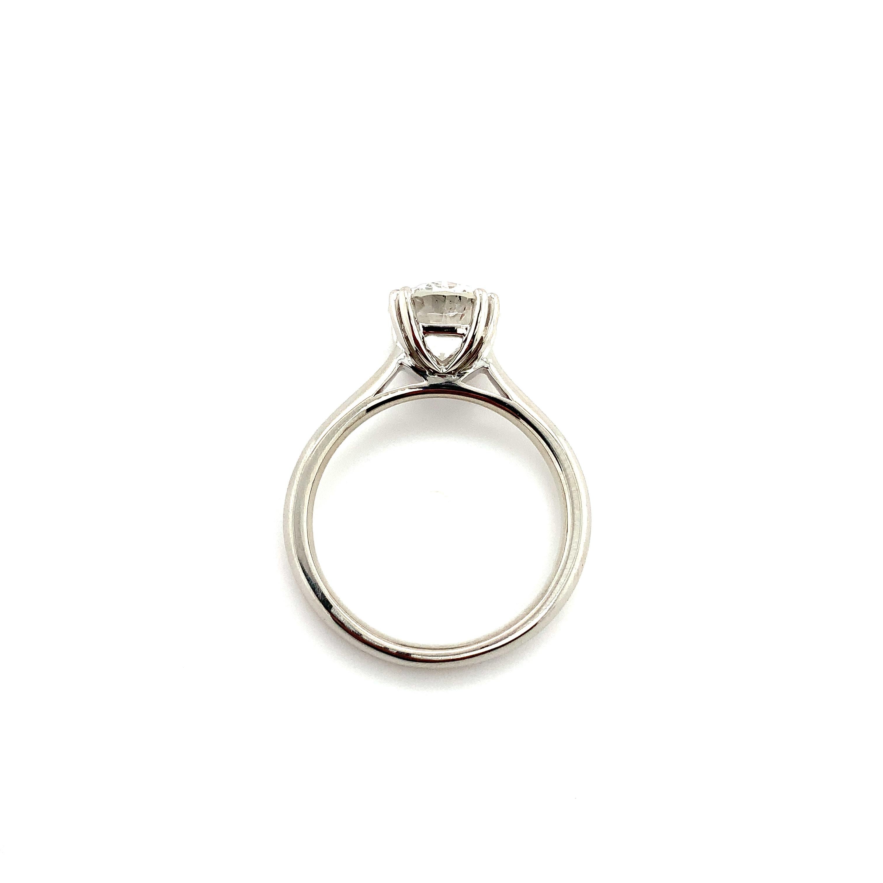 2.00ct Diamond certified solitaire engagement ring 18k white gold In New Condition For Sale In London, GB