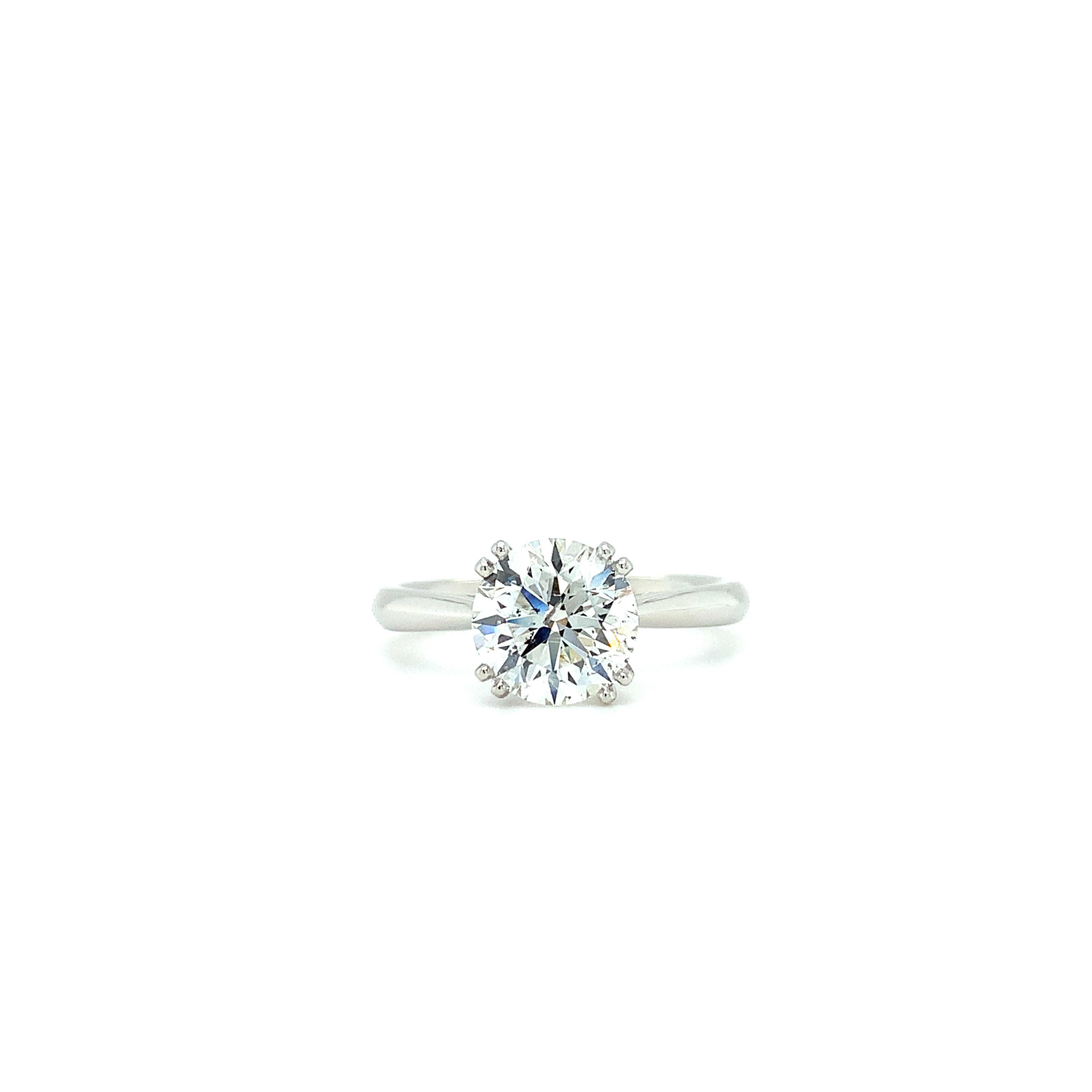 Women's 2.00ct Diamond certified solitaire engagement ring 18k white gold For Sale