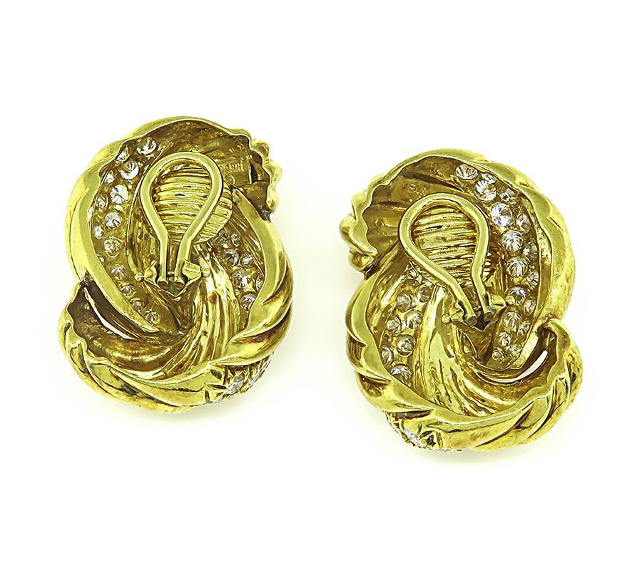 Boucles d'oreilles en or avec 2.00ct de diamant Bon état - En vente à New York, NY