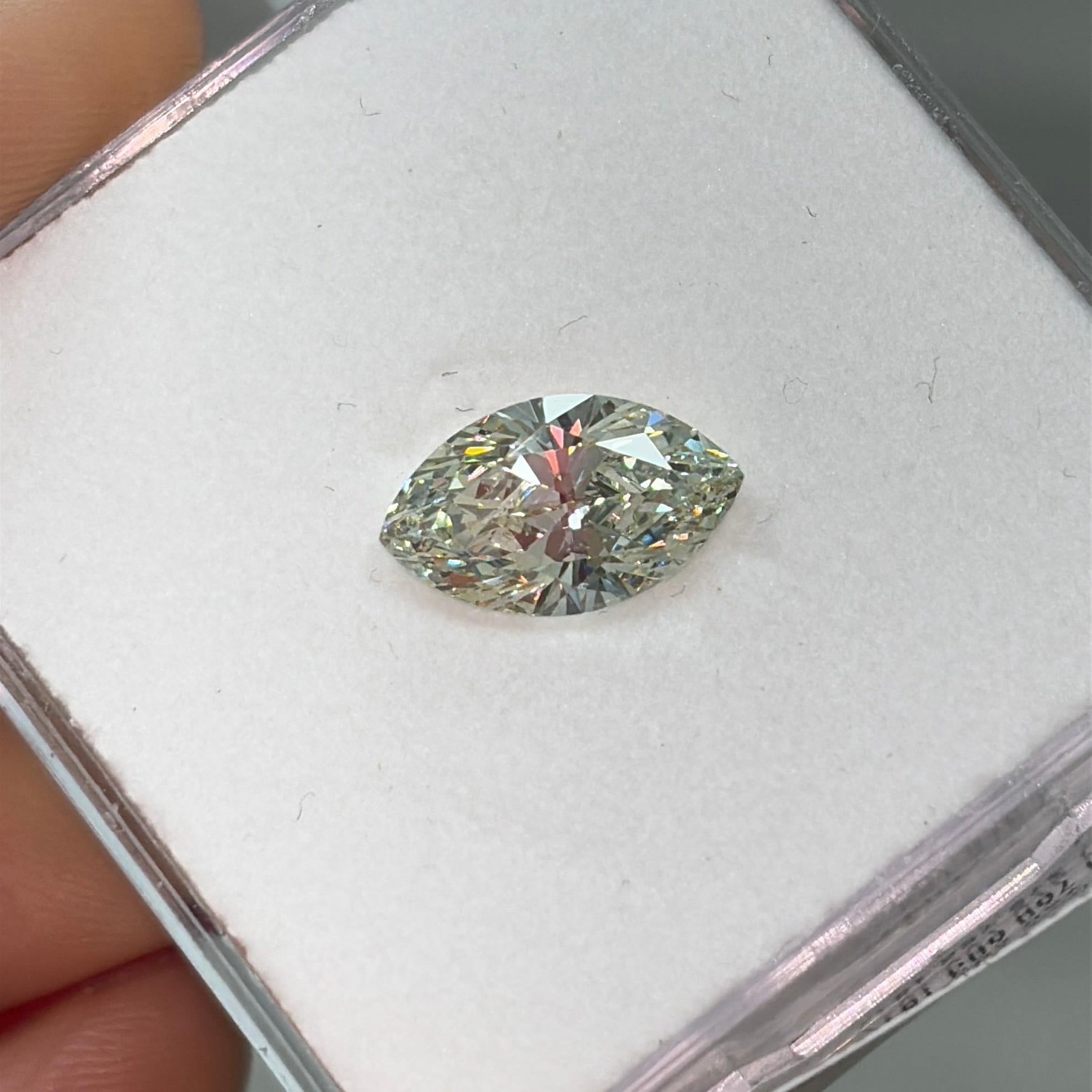 2.00ct Fancy Light Yellow-Green Marquise Cut Diamond - Loose In New Condition For Sale In New York, NY