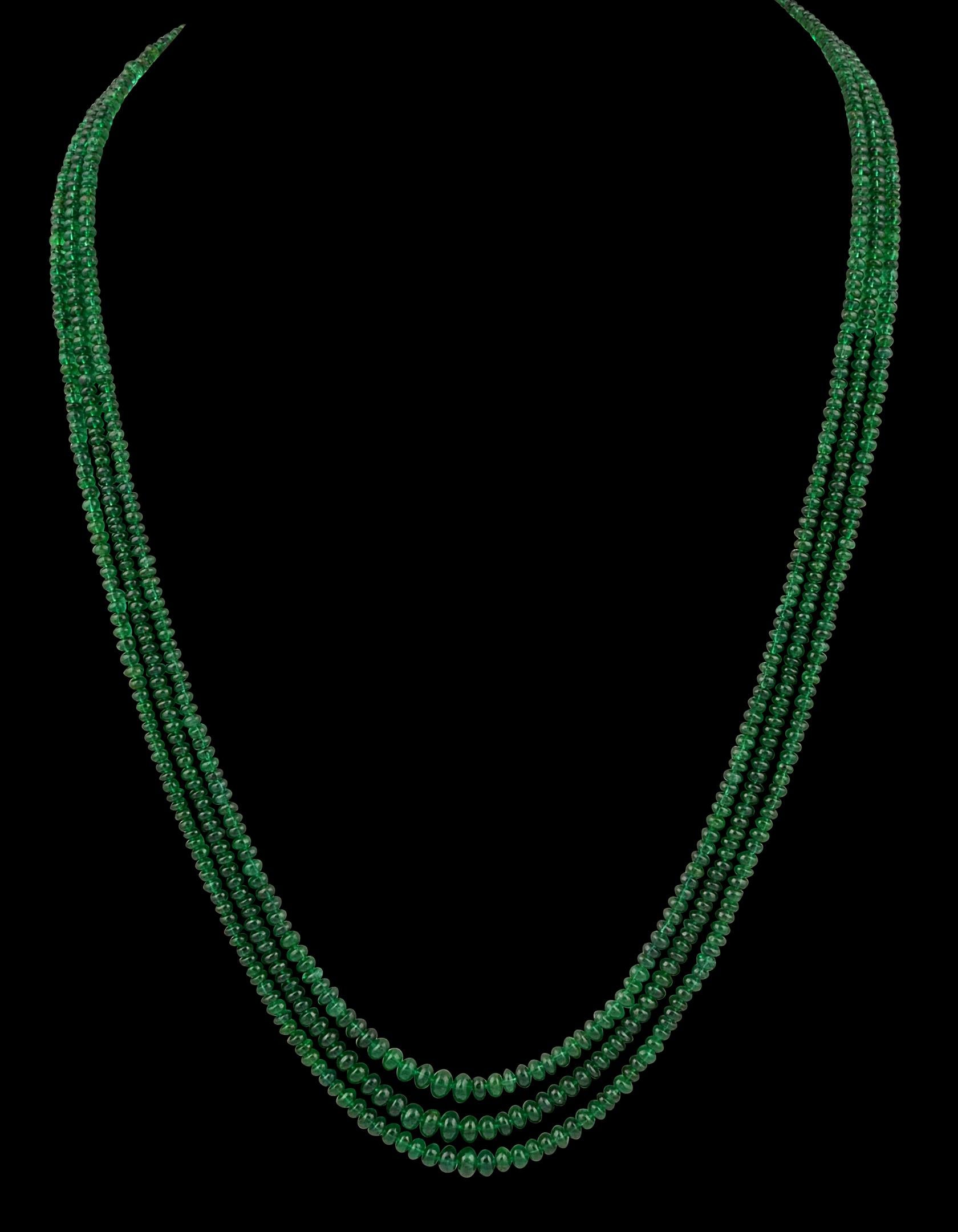200Ct Fine Emerald Beads 3 Line Necklace with 14 Kt Yellow Gold Clasp Adjustable In New Condition For Sale In New York, NY