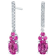 Boucles d'oreilles en or blanc 14 carats avec saphir rose ovale de 2,00 carats et diamants