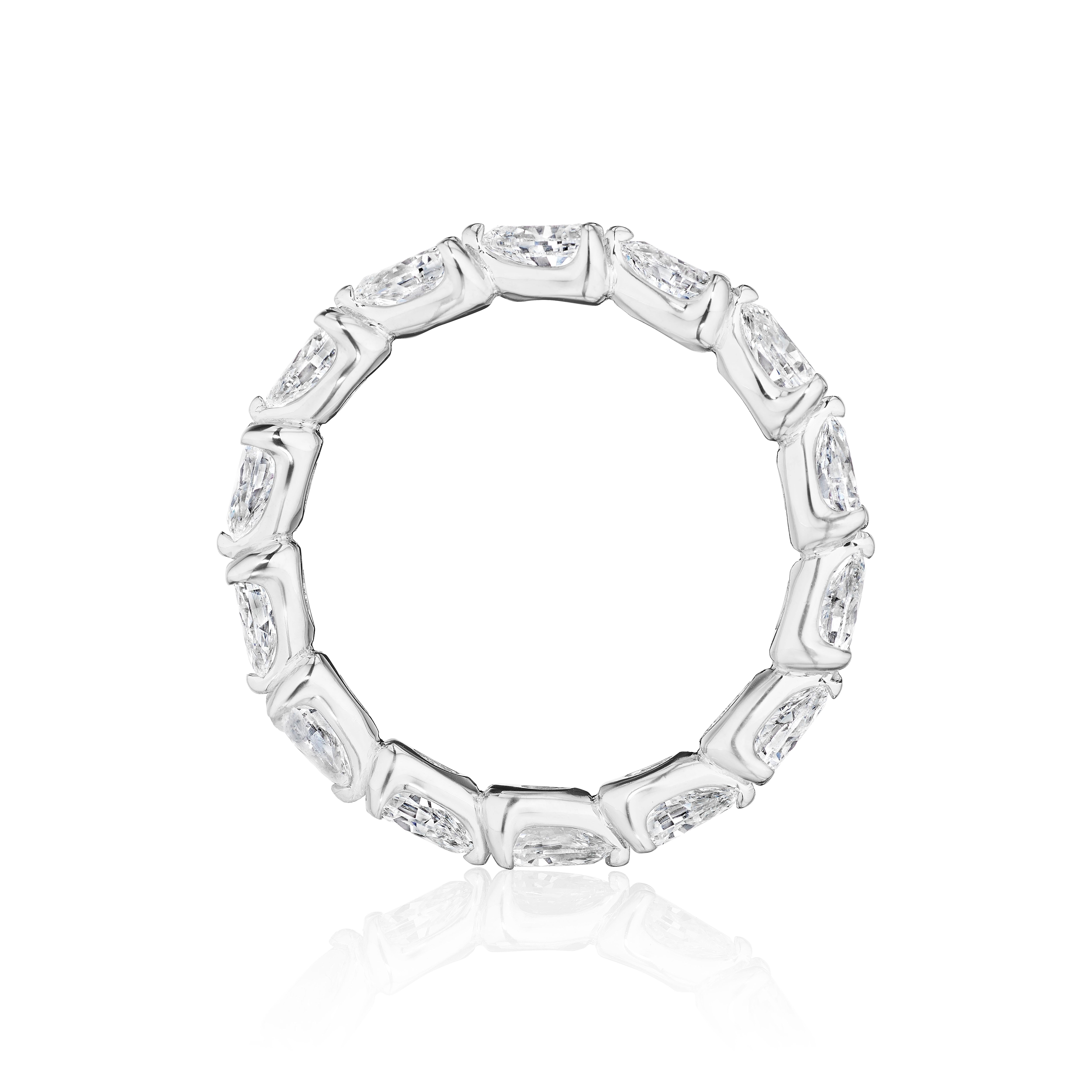 2,00 Karat birnenförmiger Diamant-Eternity-Ring aus 18 Karat Gold im Zustand „Neu“ im Angebot in New York, NY