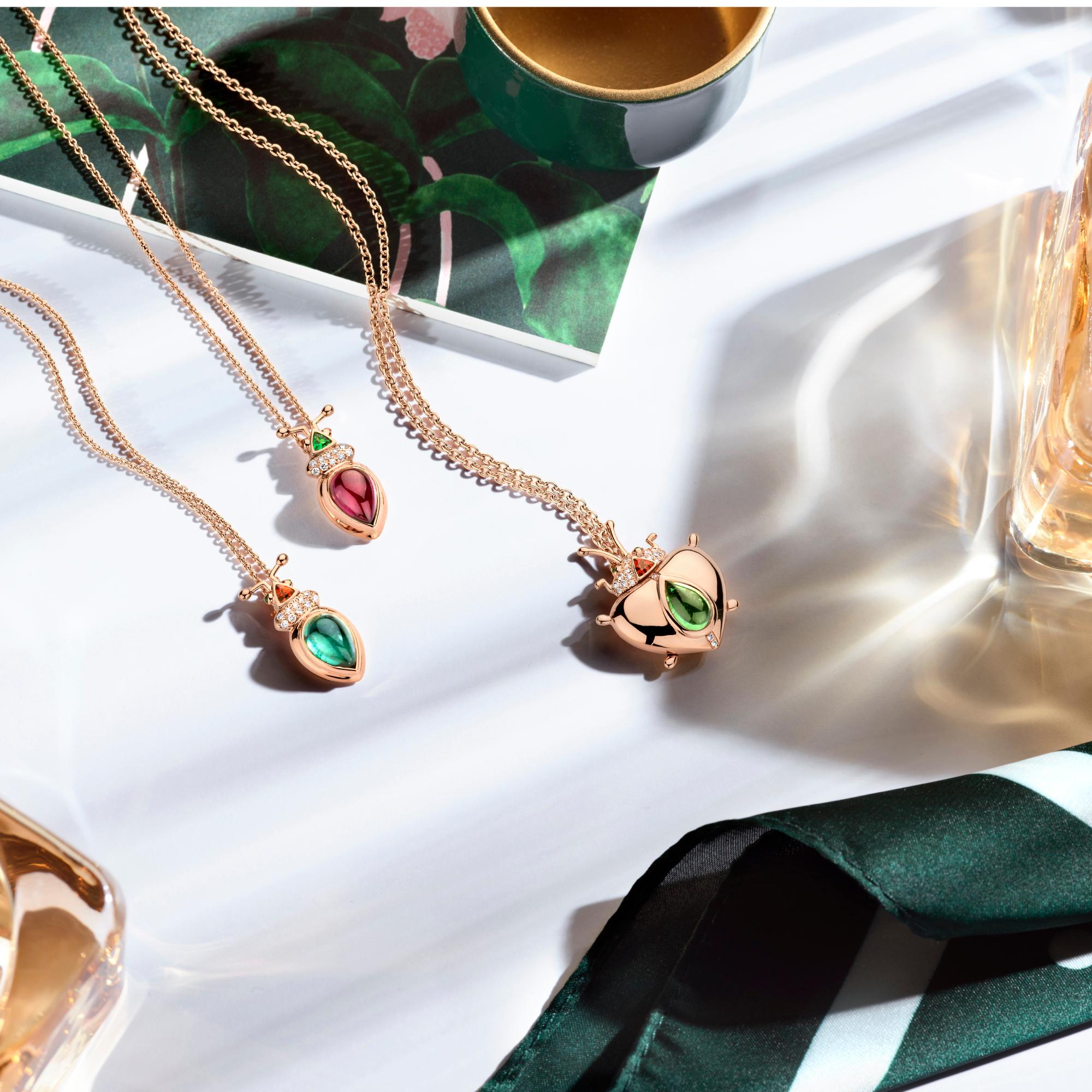 Cabochon 2, 00Ct Pink Tourmaline and Mandarin Garnet 18K Gold Diamond Pendant Necklace For Sale