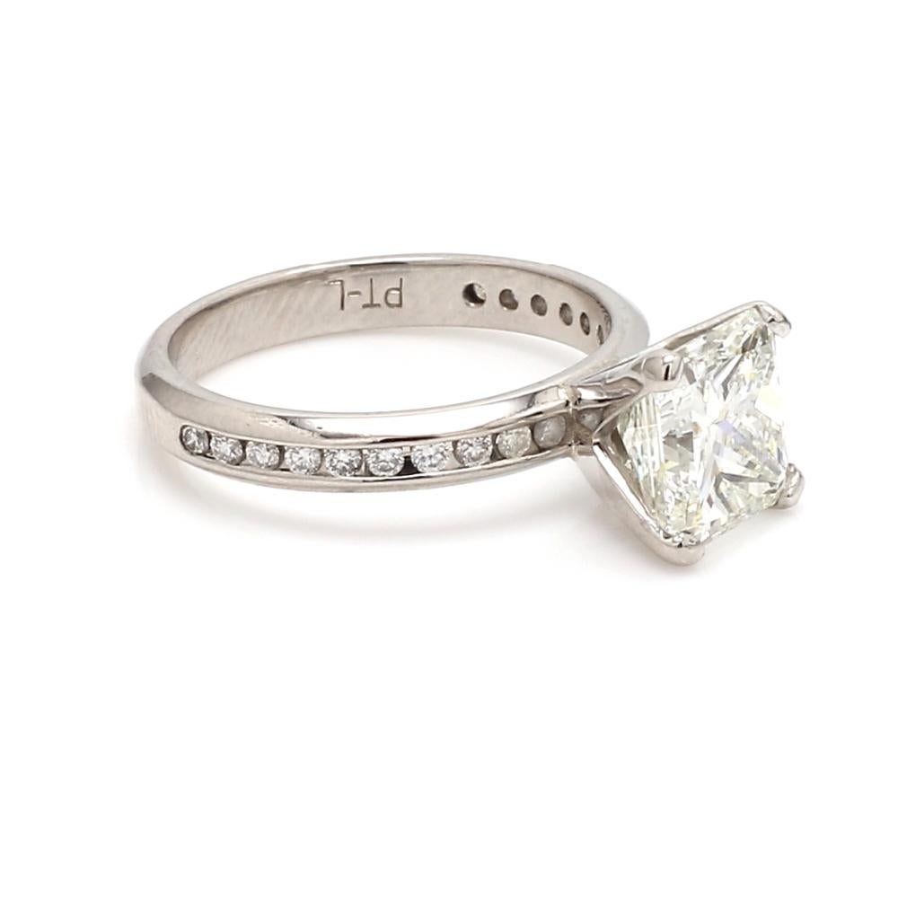2.00ct Square Radiant Cut Diamond Ring In Excellent Condition For Sale In Scottsdale, AZ