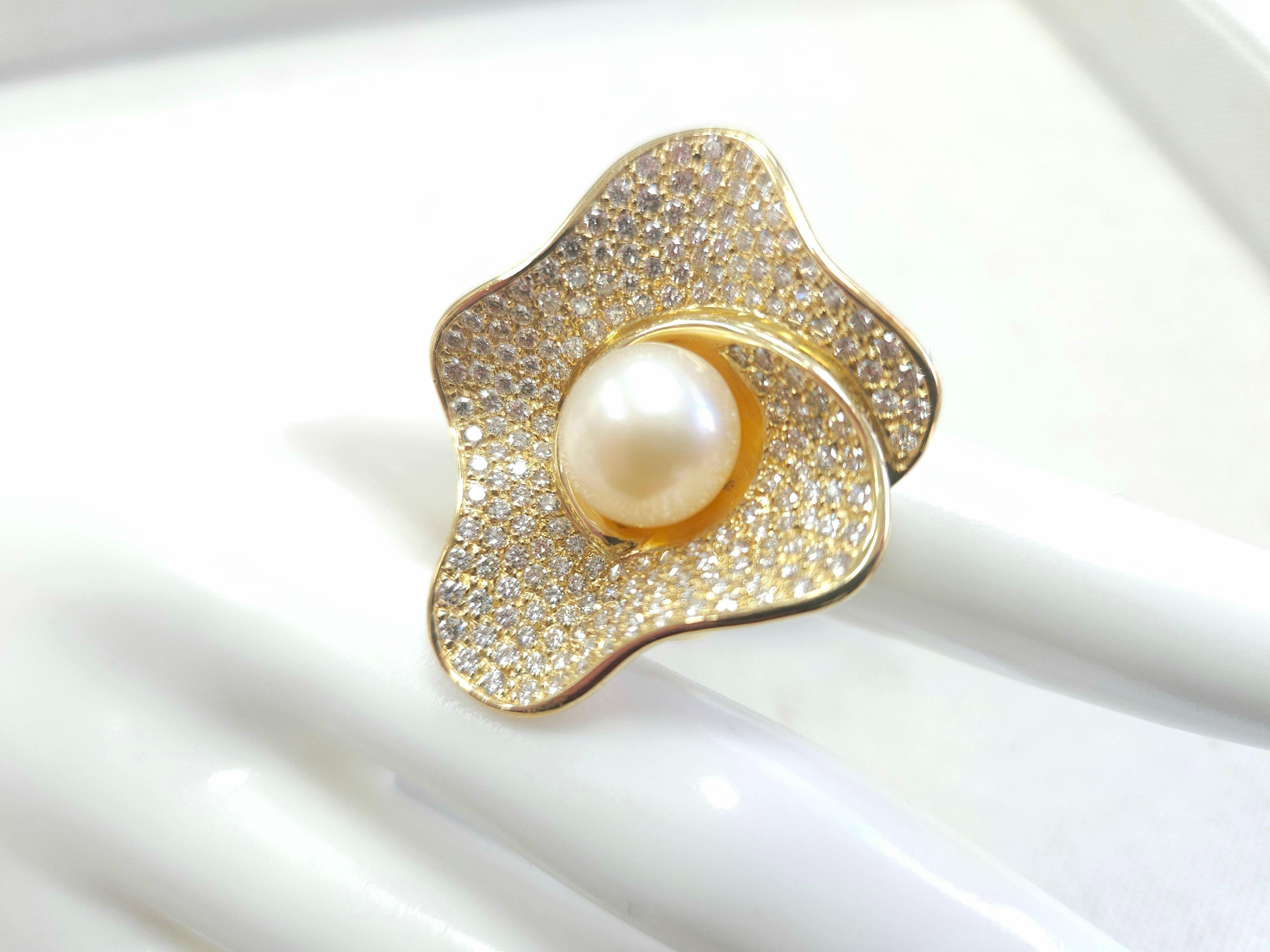 Desginer Hand made Series, Pearl DIAN 18K Yellow Gold ring, size 7, Average F-VS, 22.95 grams.

*Free Shipping within U.S*